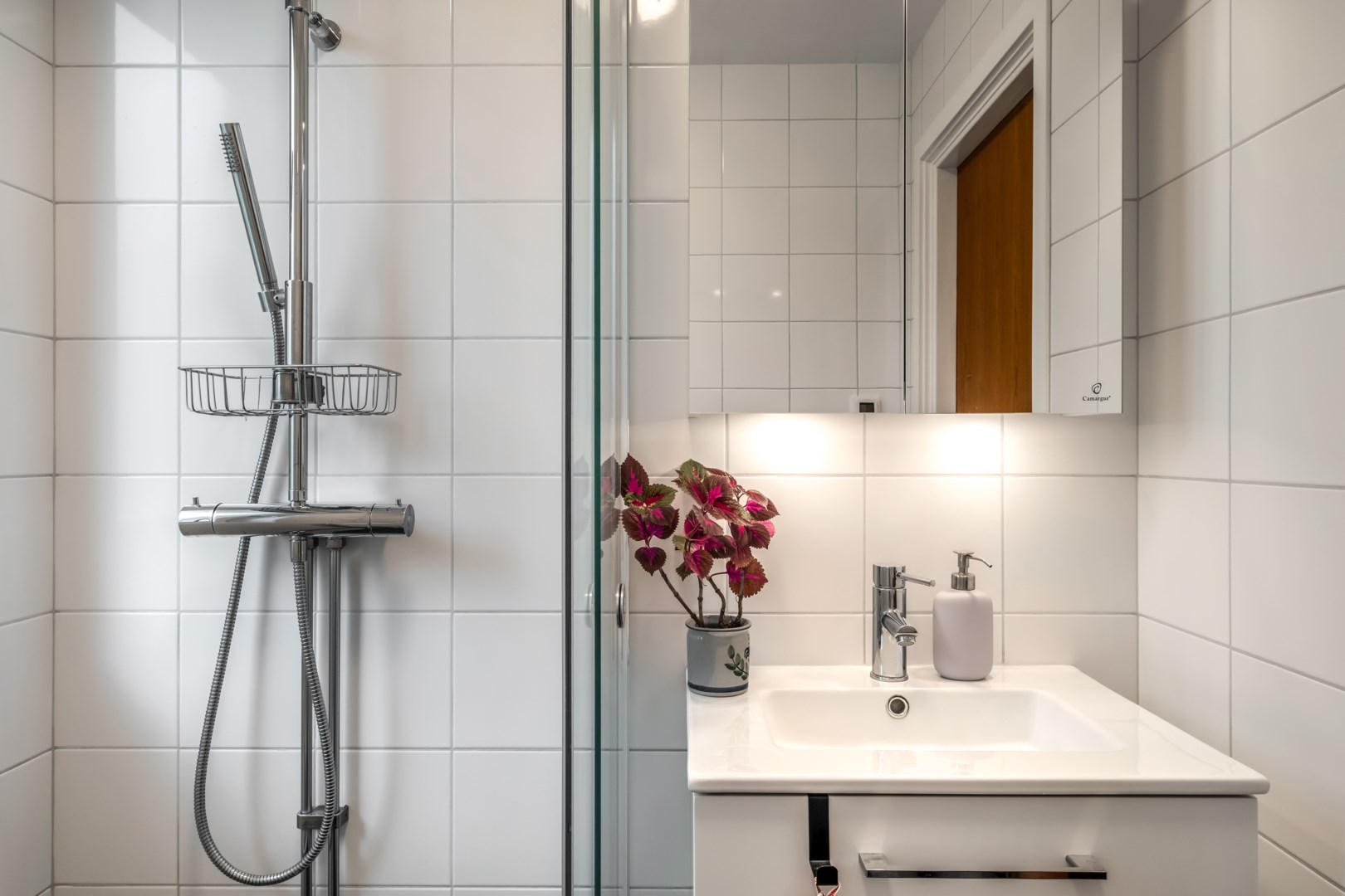 Bostadsbild från Kyndelsmässogränd 16, 3 tr, Kommande i Midsommarkransen, Stockholm