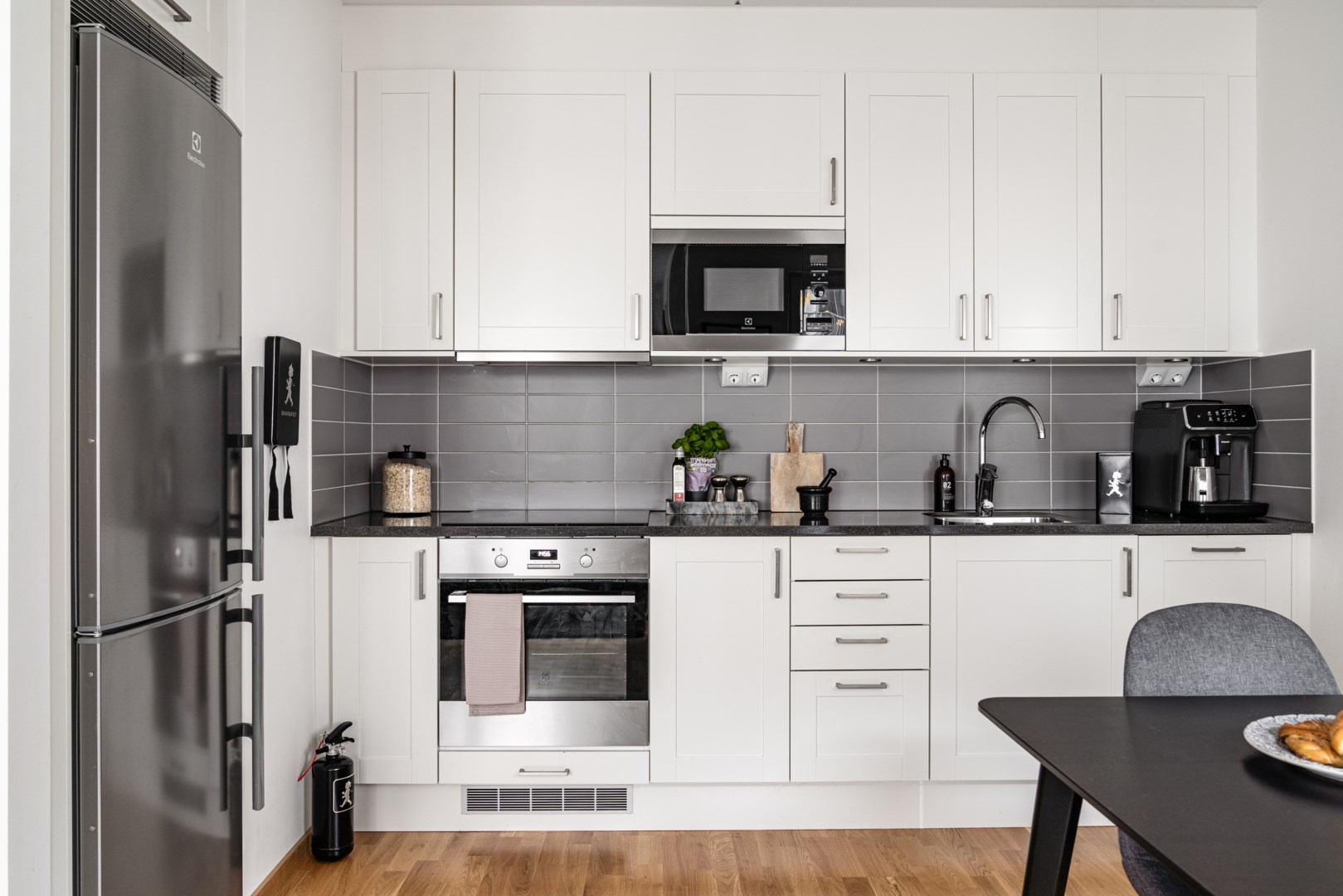 Bostadsbild från Älvsjö stationsgata 2A, 3 tr, Till salu i Hägersten, Stockholm