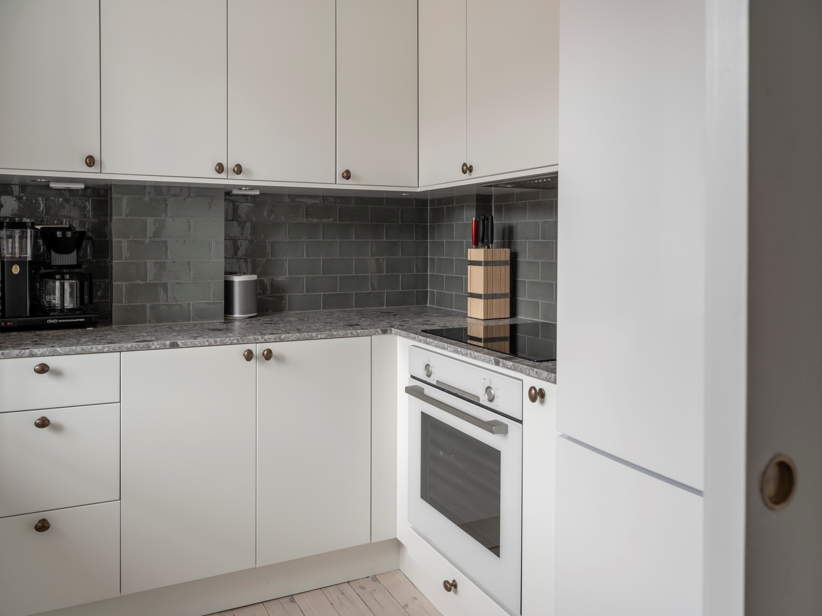 Bostadsbild från Tre Liljor 4, 5tr, Till salu i Vasastan, Stockholm