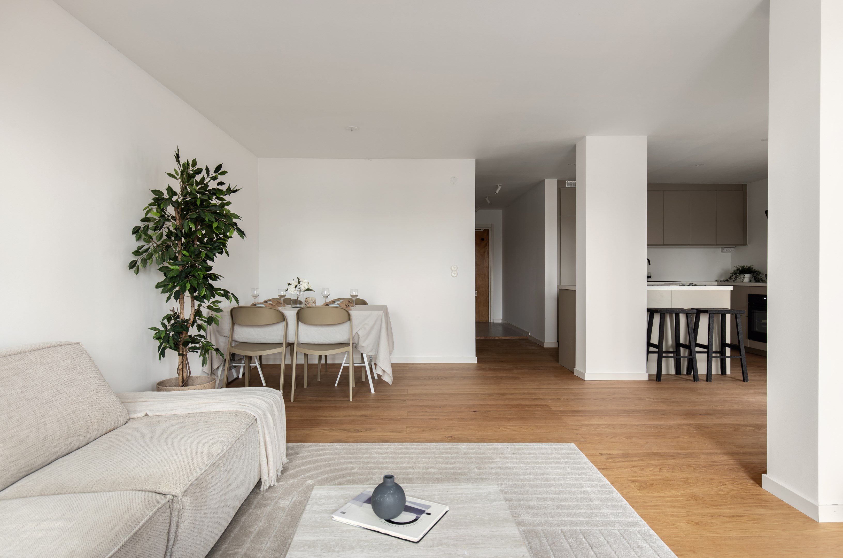 Bostadsbild från Ormingeringen 68, Till salu i Västra Orminge, Nacka