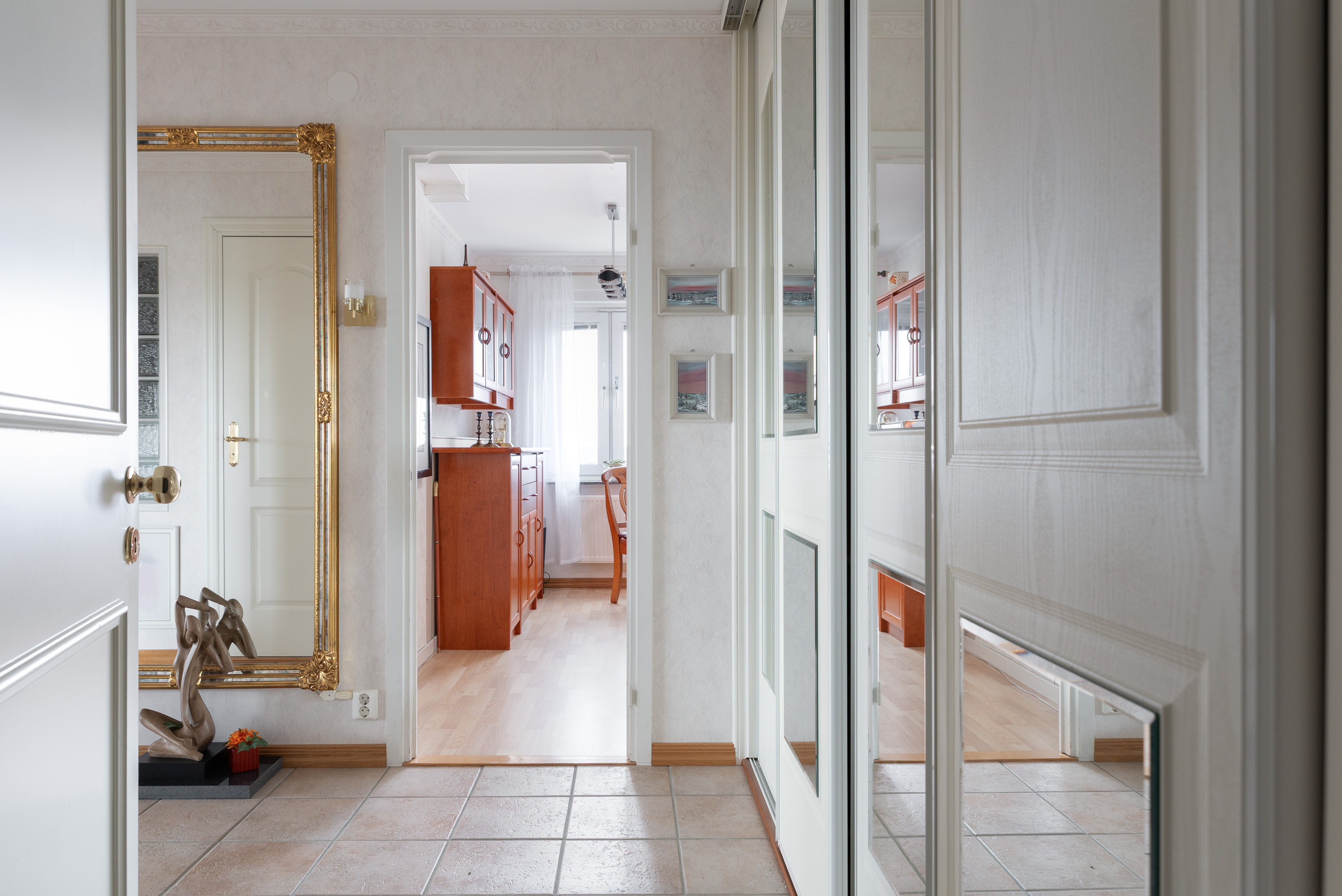 Bostadsbild från Rekylgatan 2, Till salu i Haga, Västerås