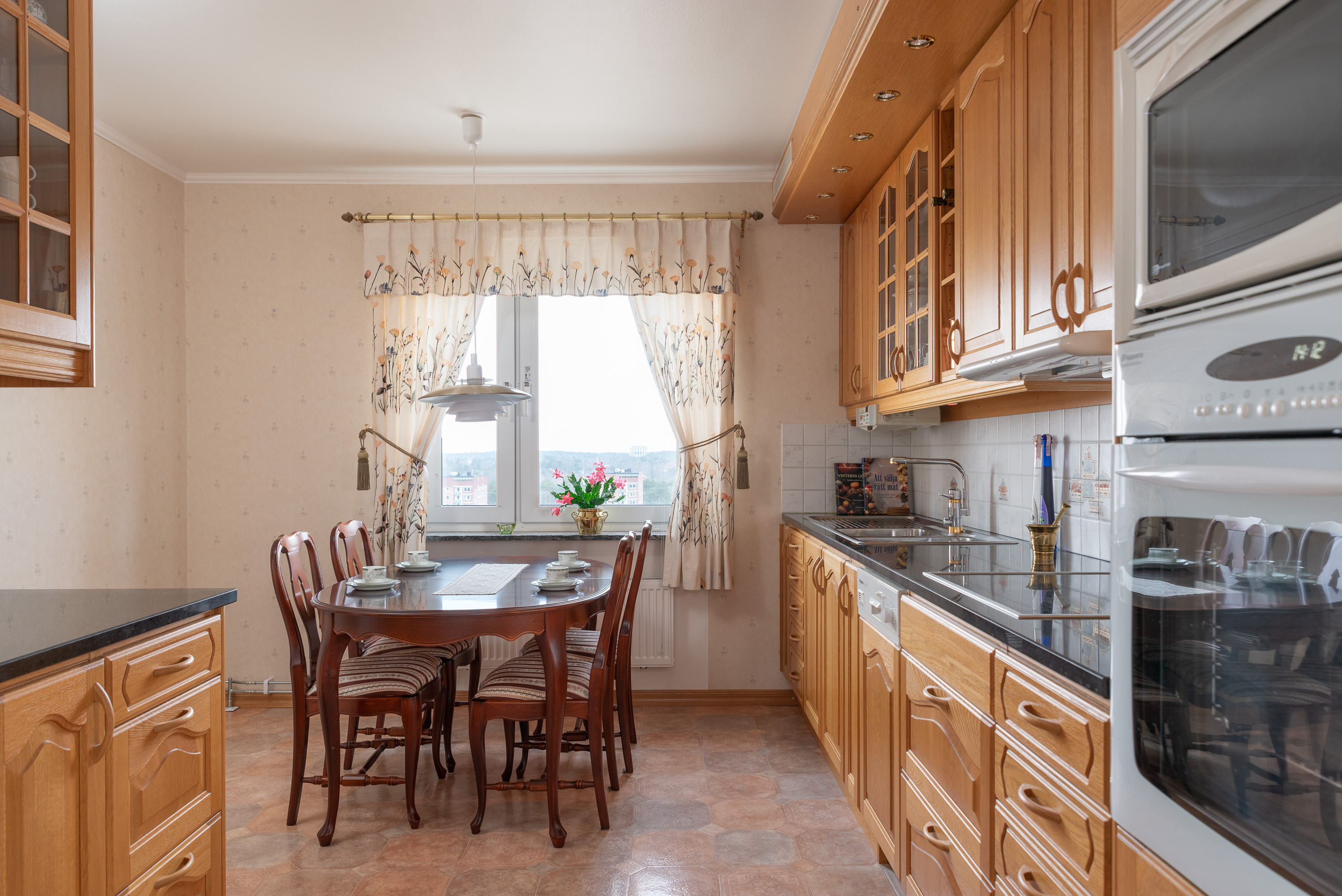 Bostadsbild från Rekylgatan 2, Till salu i Haga, Västerås