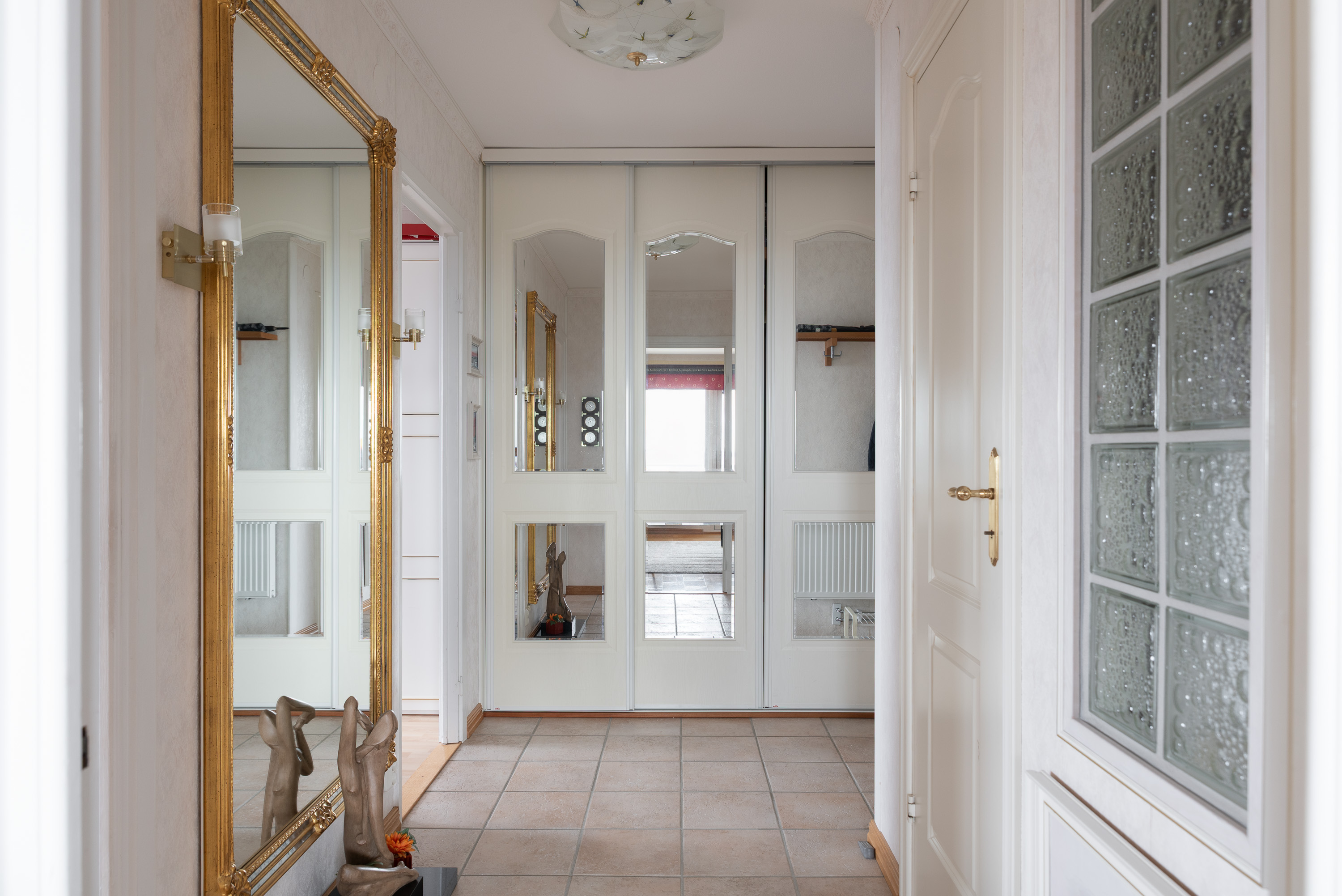 Bostadsbild från Rekylgatan 2, Till salu i Haga, Västerås