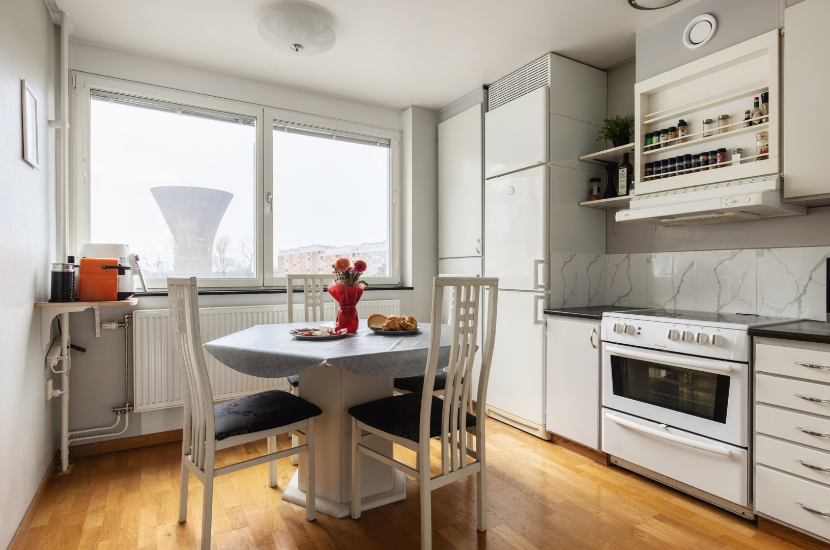 Bostadsbild från Henriksdalsringen 105, Till salu i Henriksdalsberget, Nacka