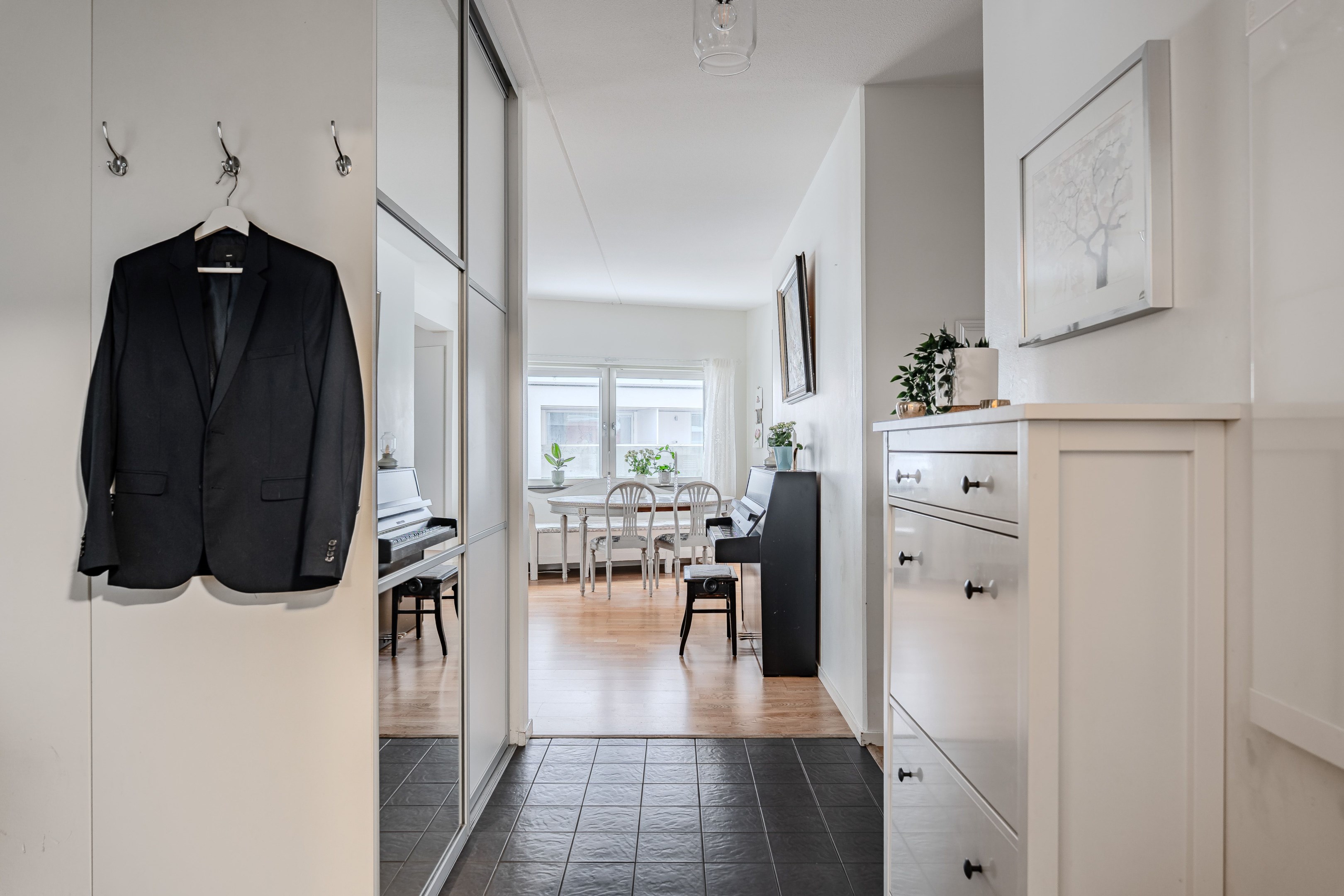 Bostadsbild från Rosendalsvägen 18, Till salu i Rosendal, Uppsala