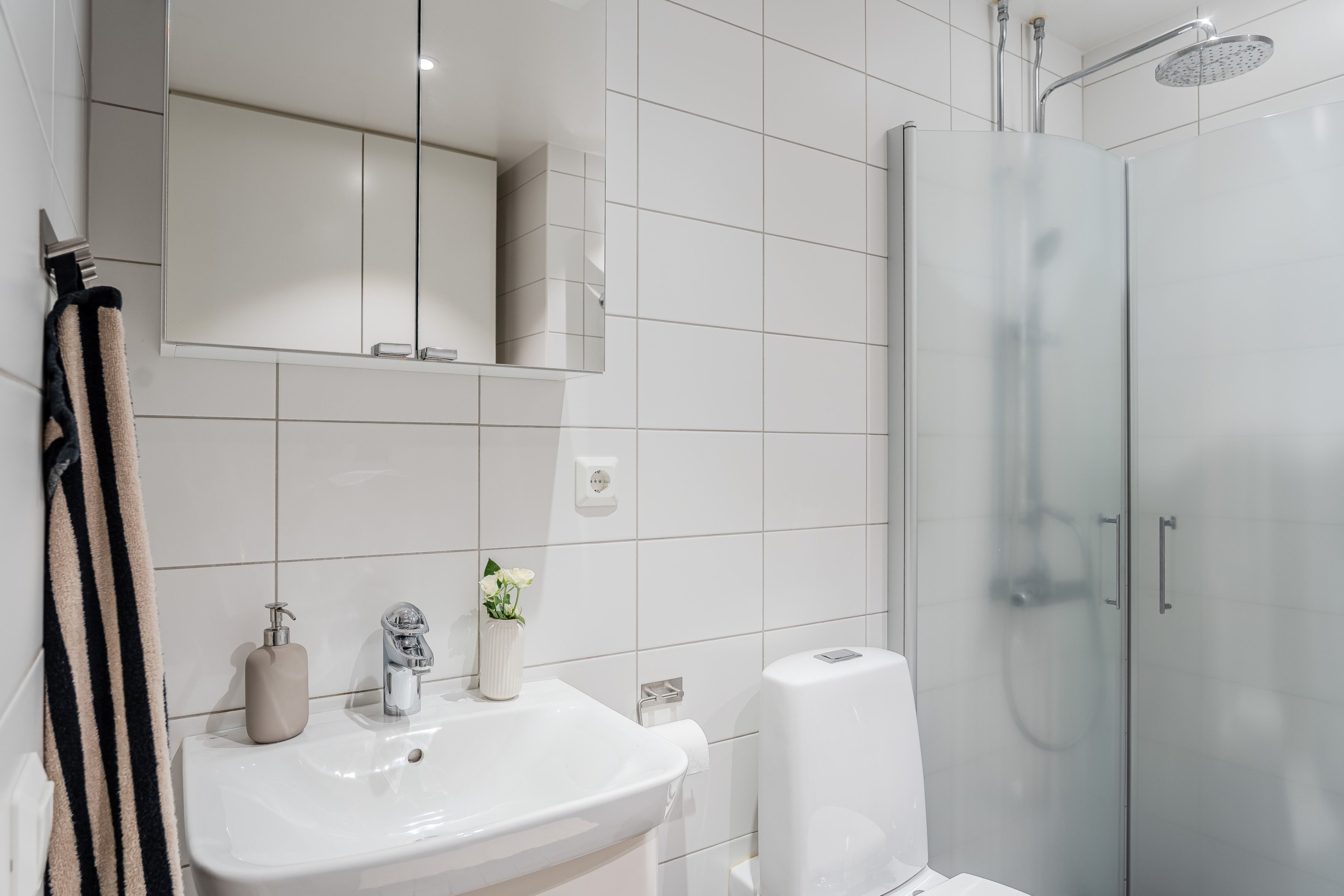 Bostadsbild från Rosendalsvägen 18, Till salu i Rosendal, Uppsala