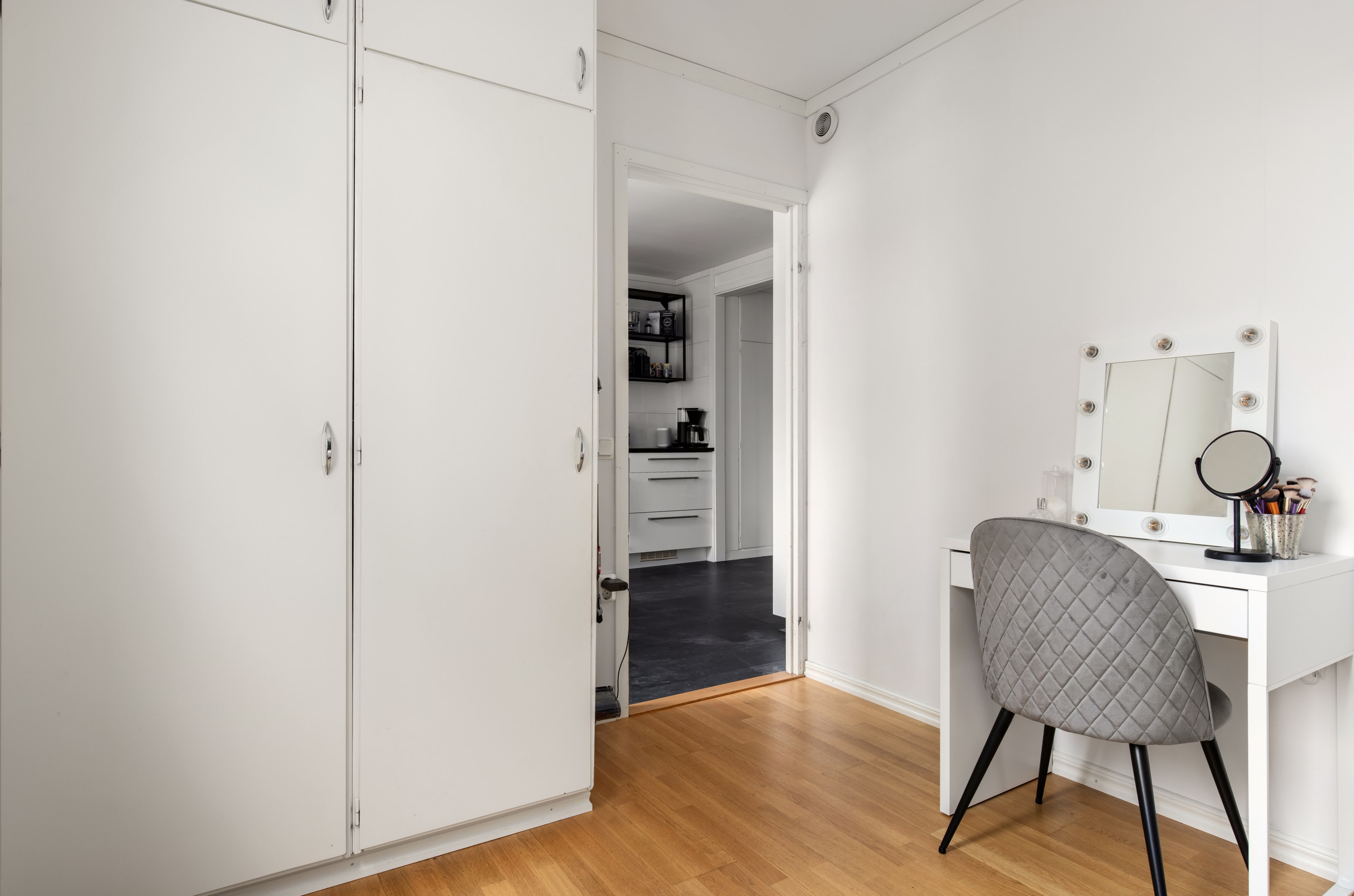 Bostadsbild från Ormingeringen 71, Till salu i Västra Orminge, Nacka