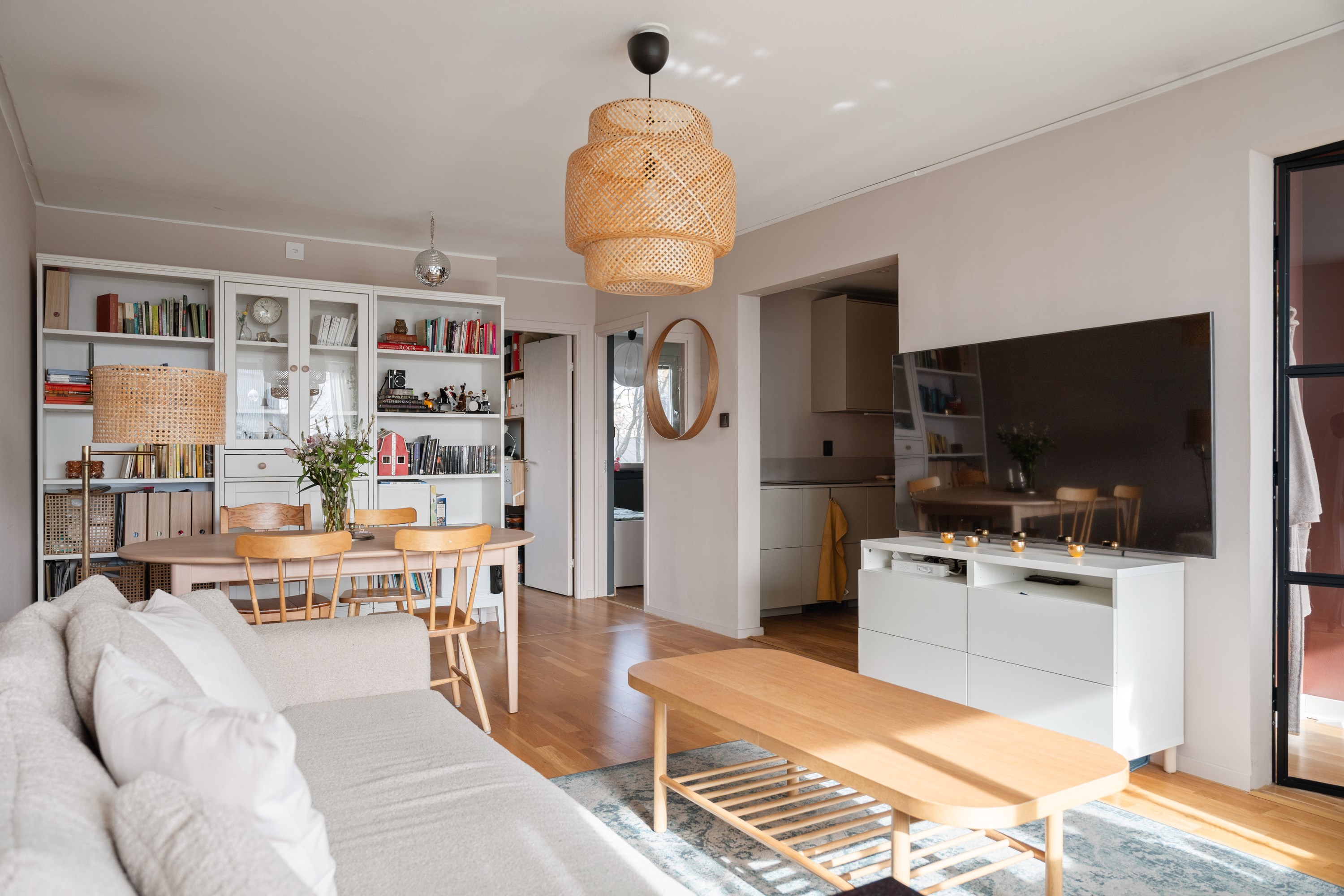 Bostadsbild från Henriksdalsringen 93, Till salu i Henriksdalsberget, Nacka