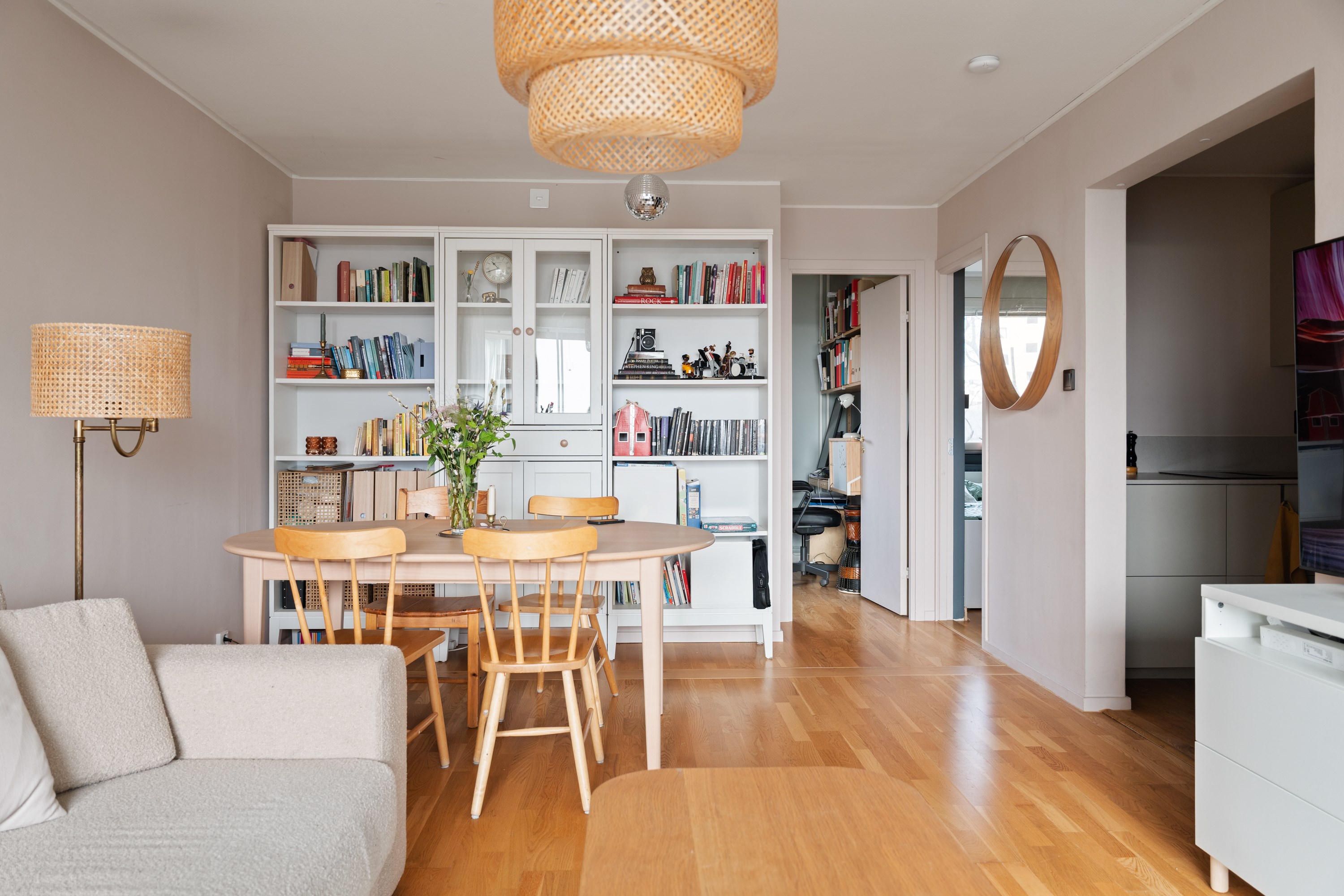 Bostadsbild från Henriksdalsringen 93, Till salu i Henriksdalsberget, Nacka