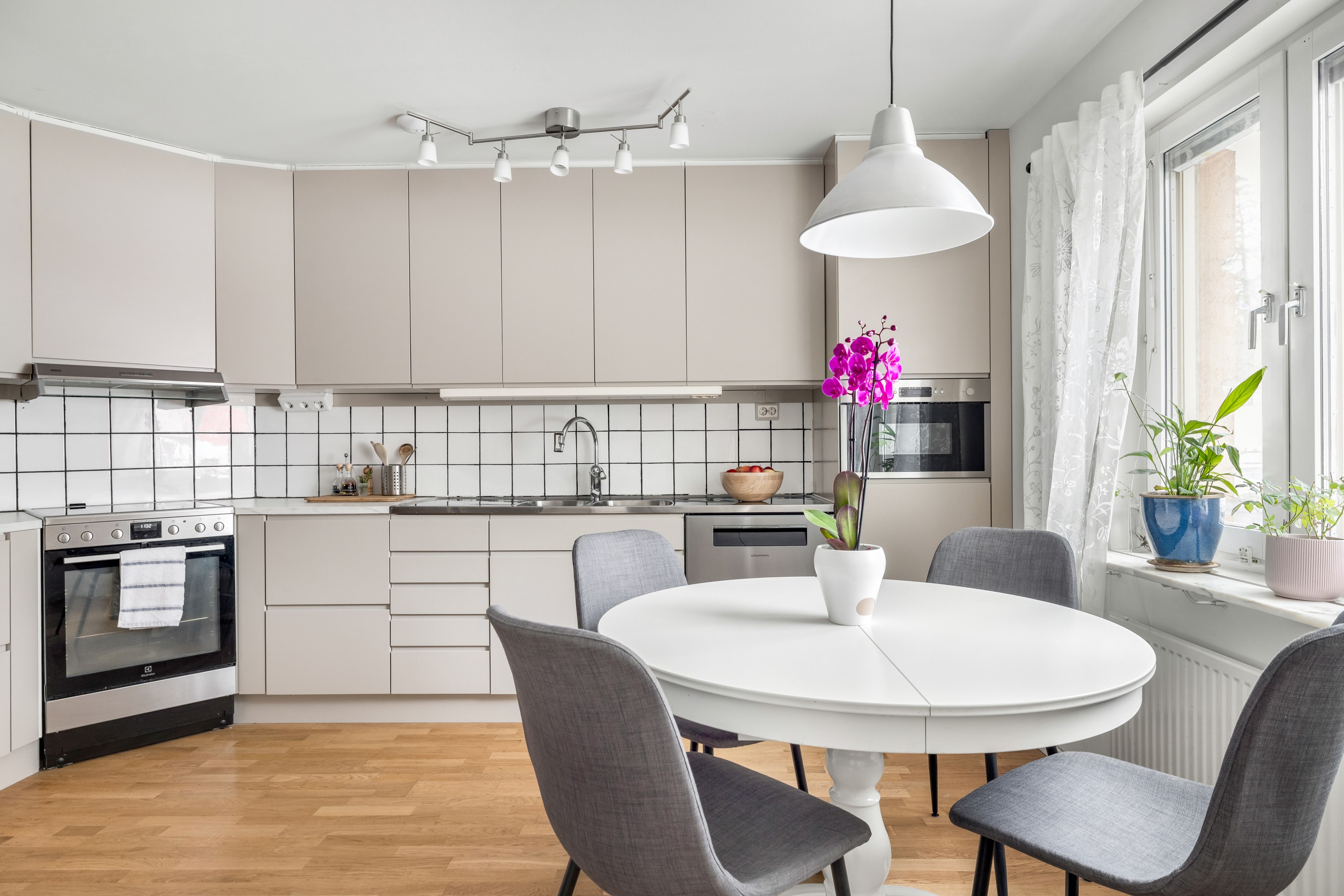 Bostadsbild från Ulleråkersvägen 60, Till salu i Ulleråker, Uppsala