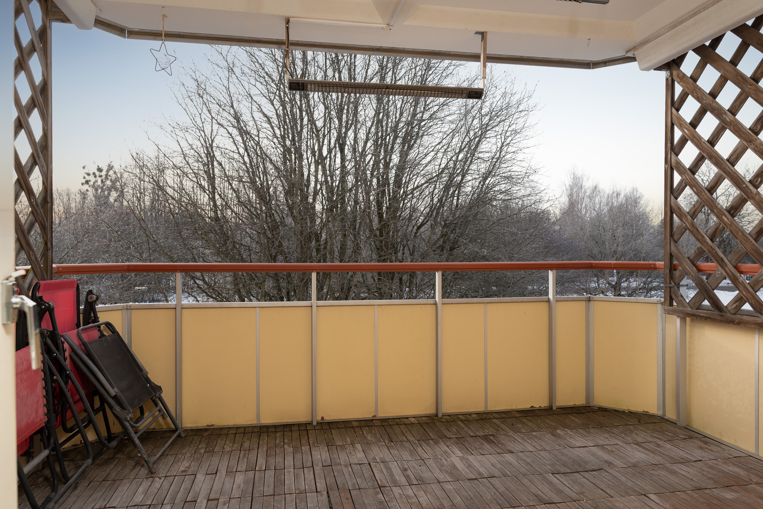 Bostadsbild från Flisavägen 2, Såld i Bjurhovda, Västerås