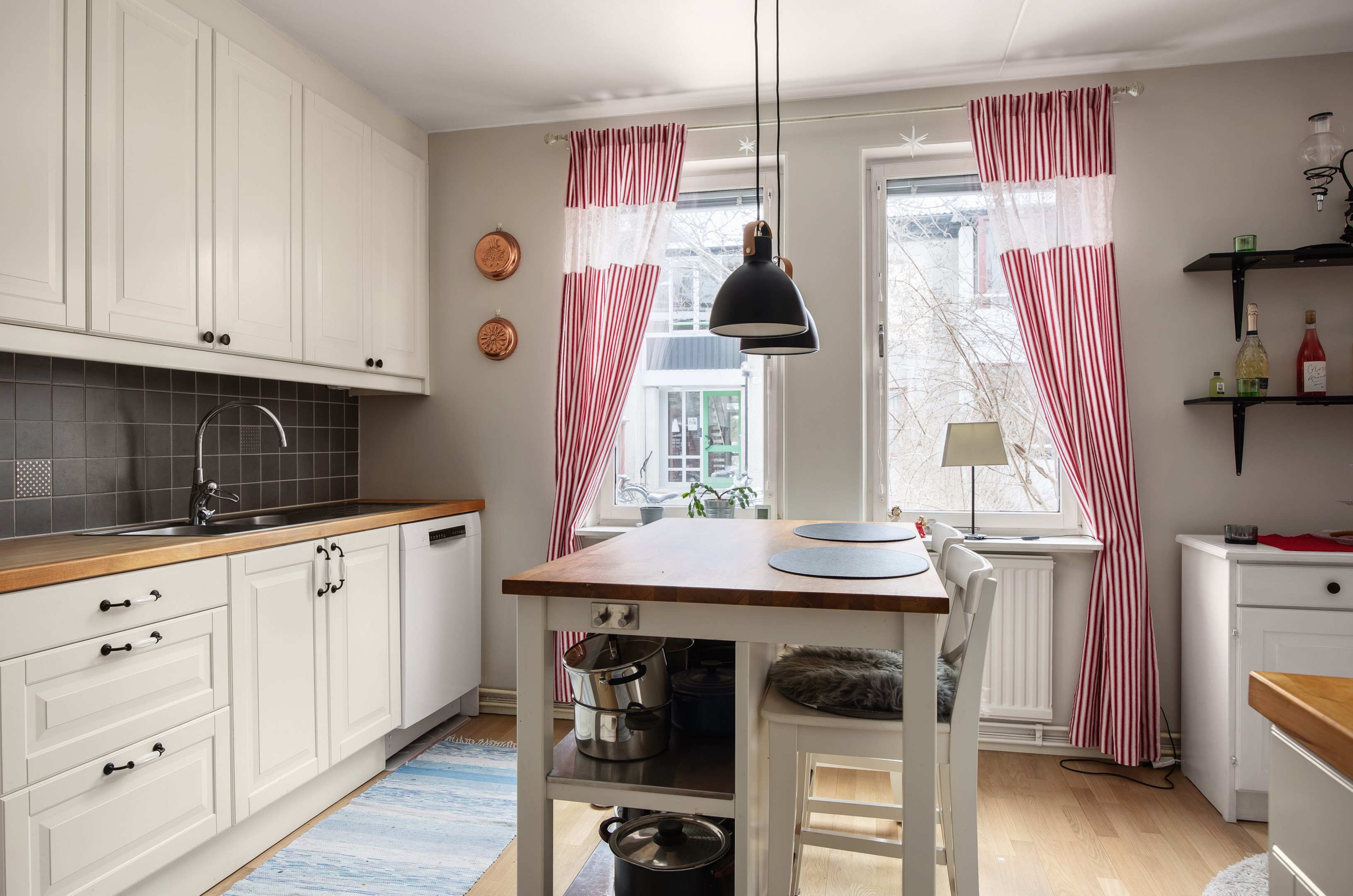 Bostadsbild från Ormingeringen 8C, Såld i Västra Orminge, Nacka