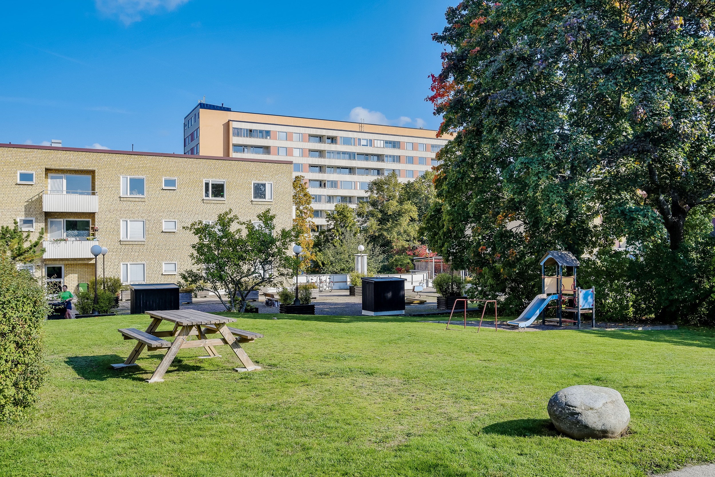 Bostadsbild från Kapellgatan 20, Till salu i Västra skogen, Solna