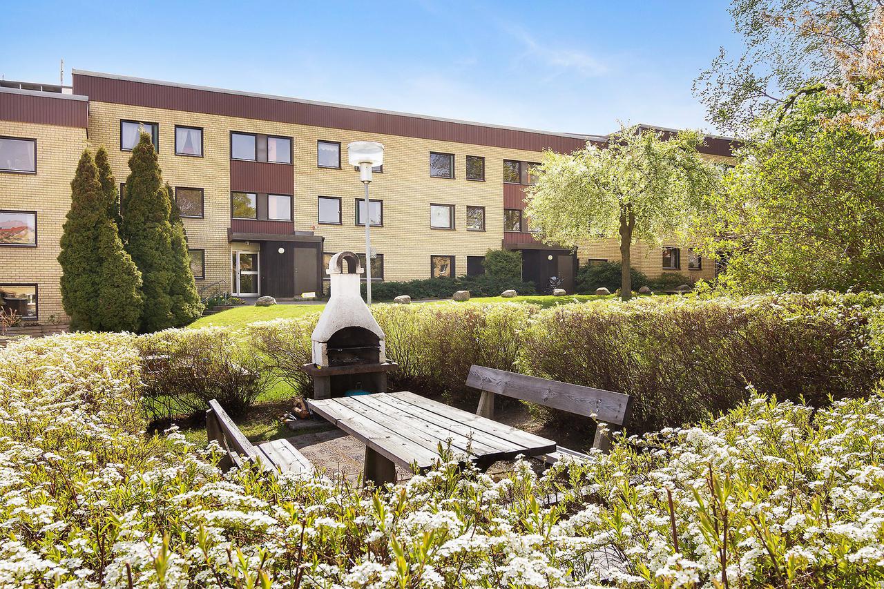 Bostadsbild från Kapellgatan 20, Till salu i Västra skogen, Solna