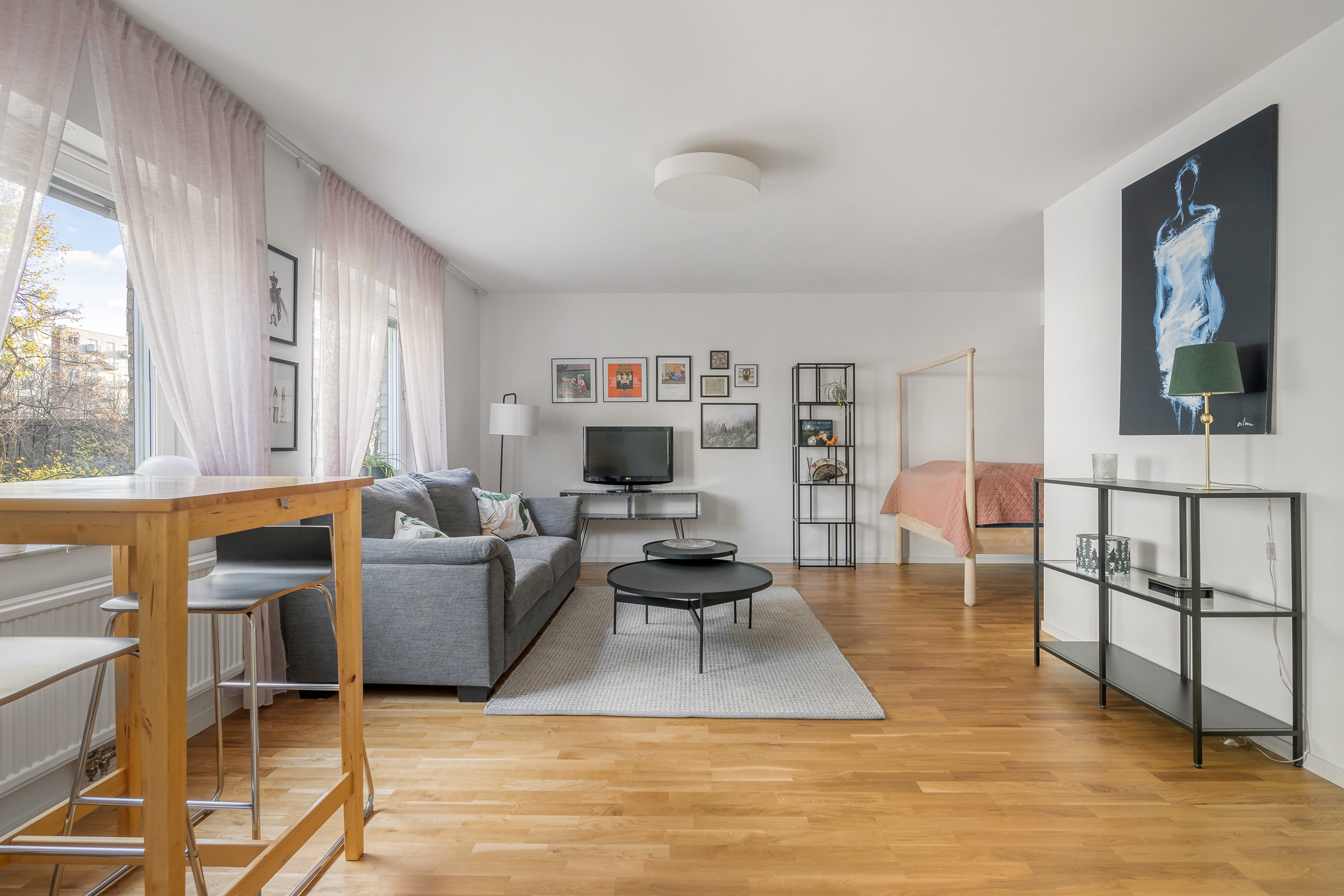 Bostadsbild från Kapellgatan 20, Till salu i Västra skogen, Solna