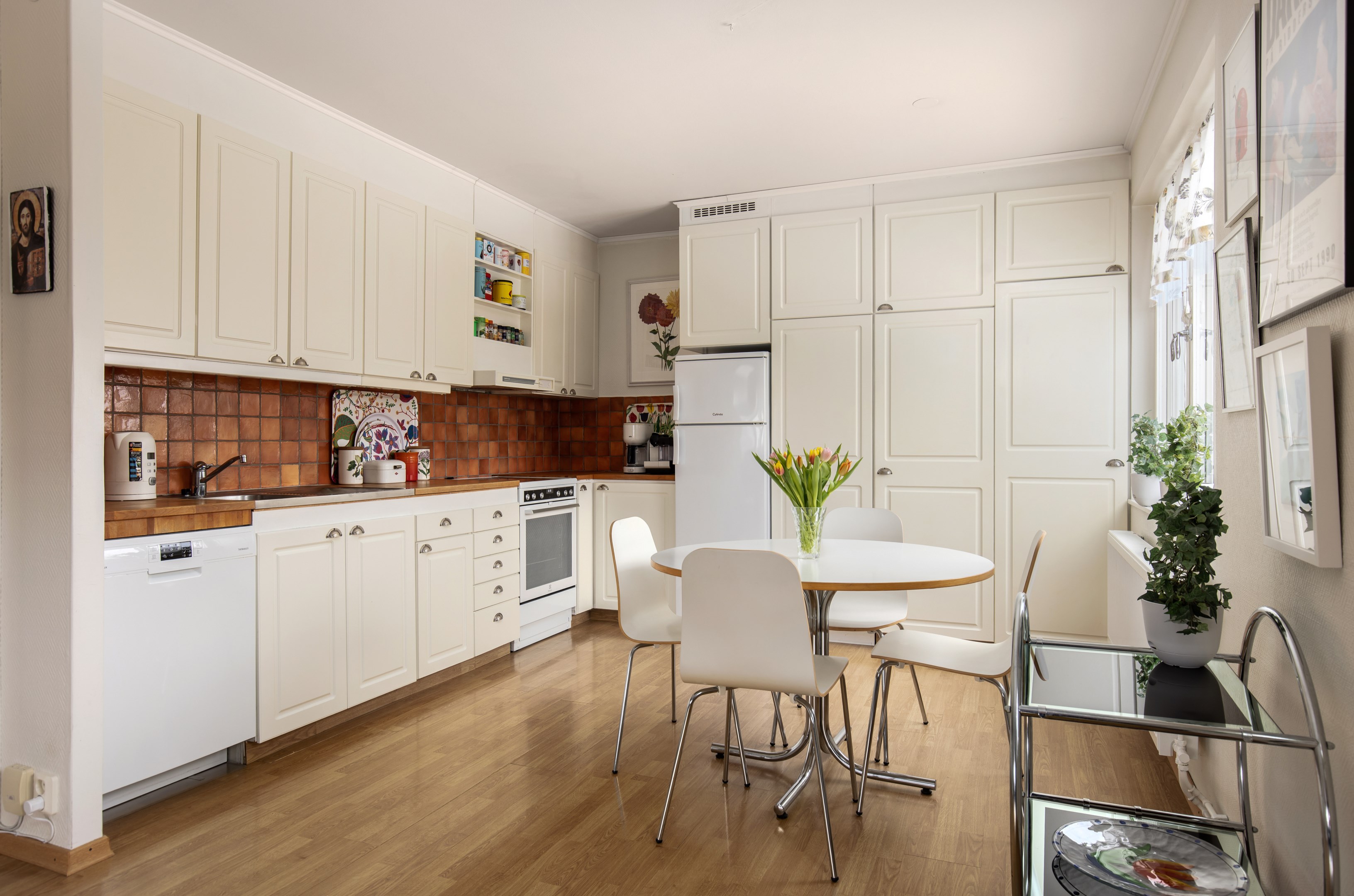 Bostadsbild från Ljuskärrsvägen 101, Kommande i Ljuskärrsberget - Saltsjöbaden, Nacka