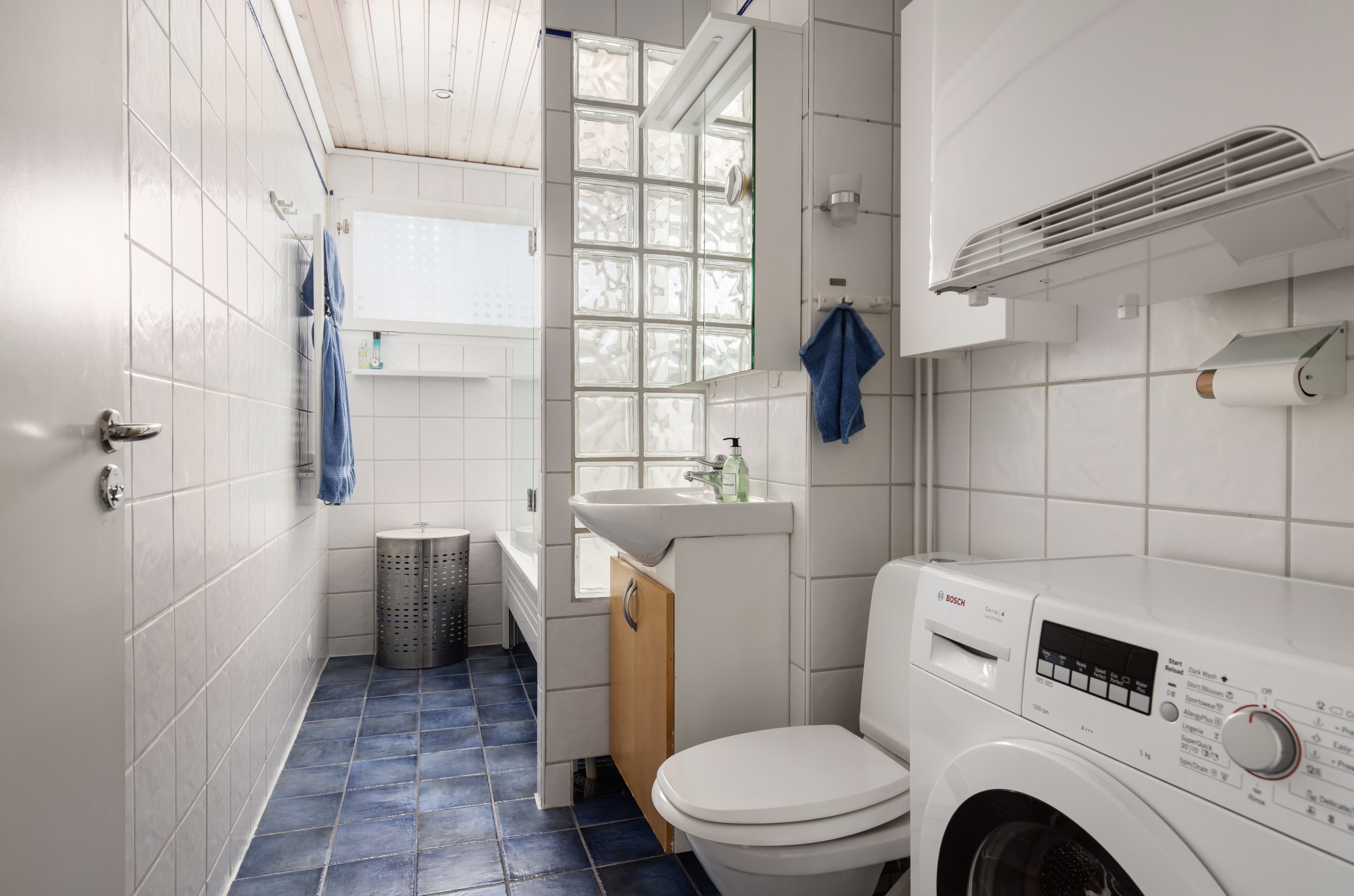 Bostadsbild från Ljuskärrsvägen 101, Kommande i Ljuskärrsberget - Saltsjöbaden, Nacka