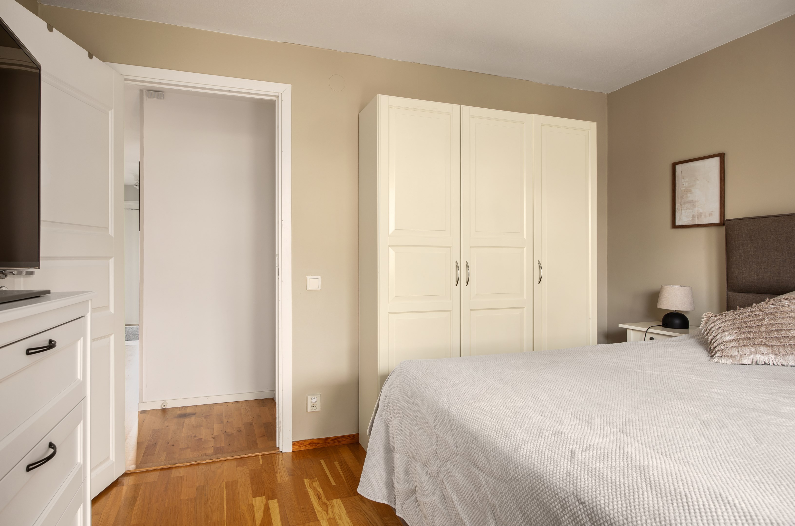 Bostadsbild från Skogalundsklippan 22, Till salu i Skogalund, Nacka