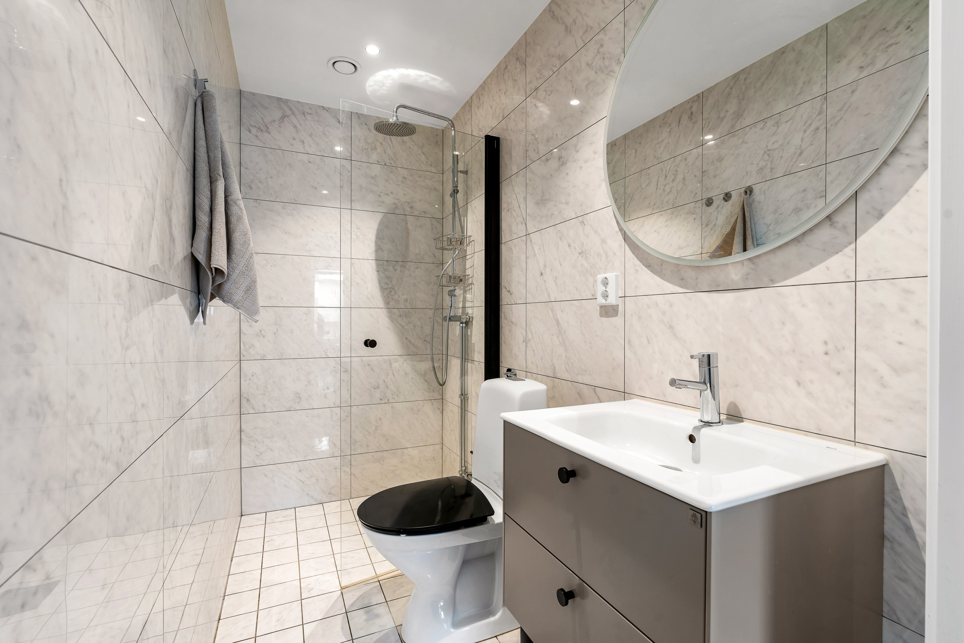 Bostadsbild från Västerled 102, Till salu i Bromma - Stora Mossen/Abrahamsberg, Stockholm