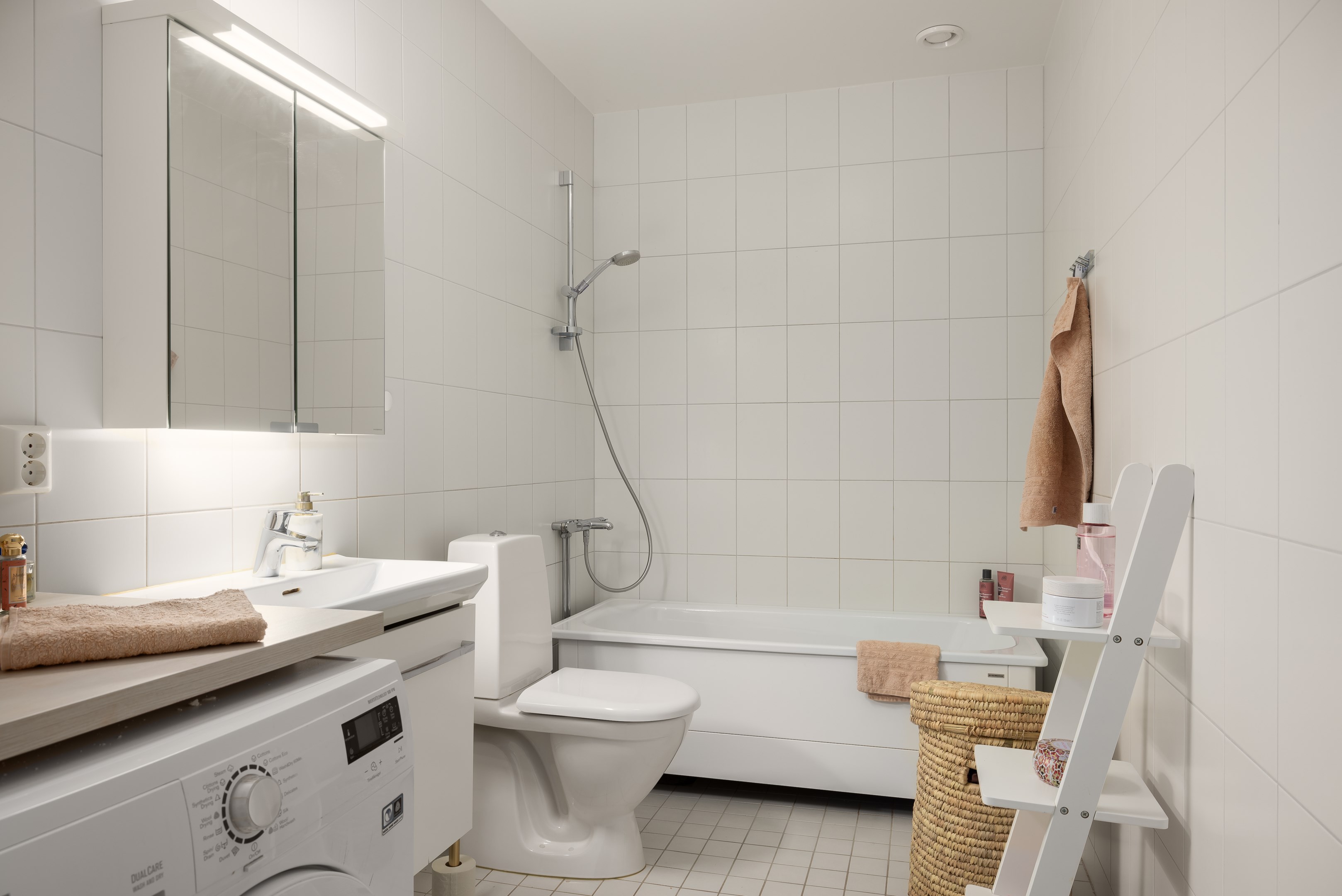 Bostadsbild från Hedenströms väg 15, Till salu i Tollare, Nacka