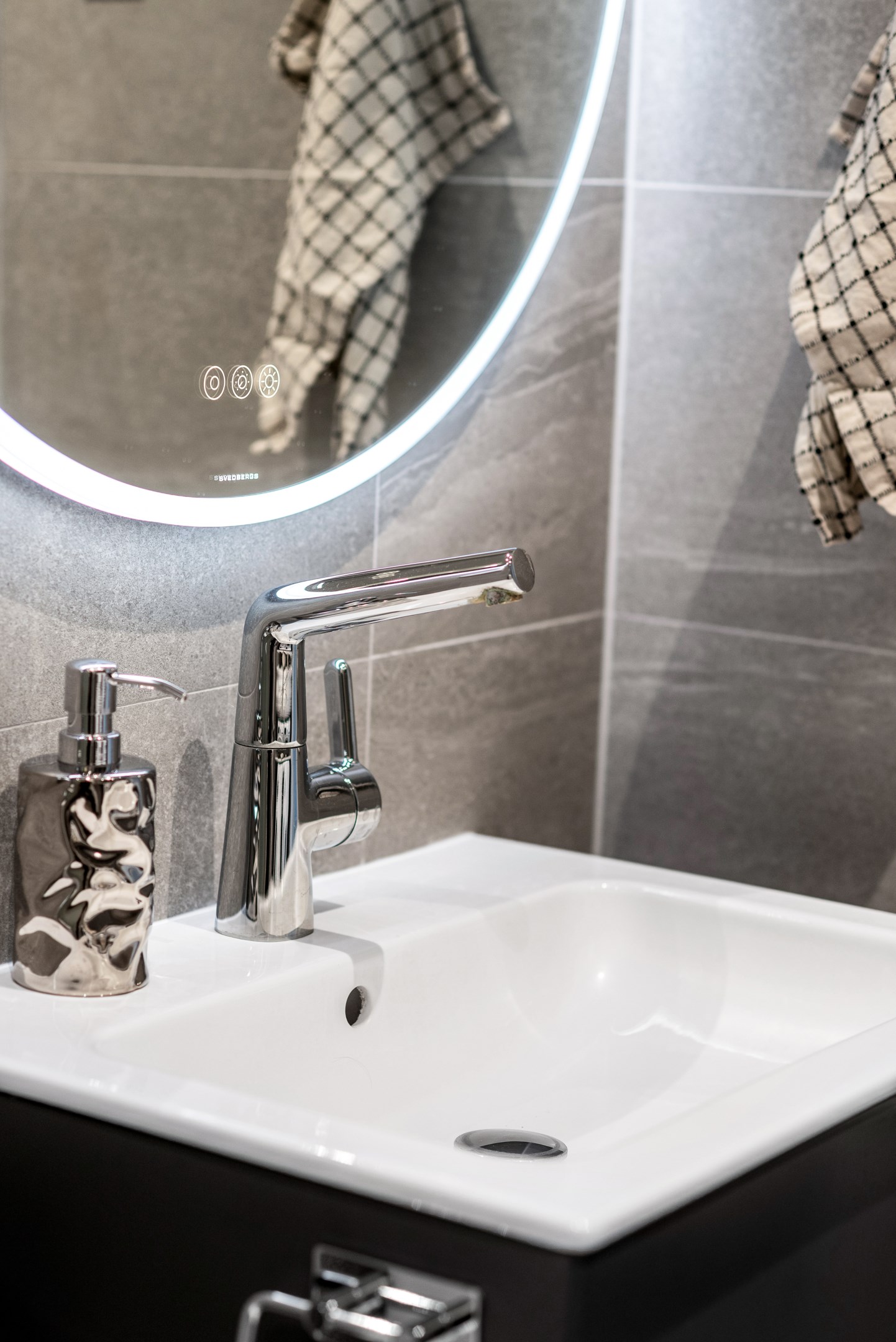 Bostadsbild från Alörsgatan 4, Till salu i Östhammar, Östhammar