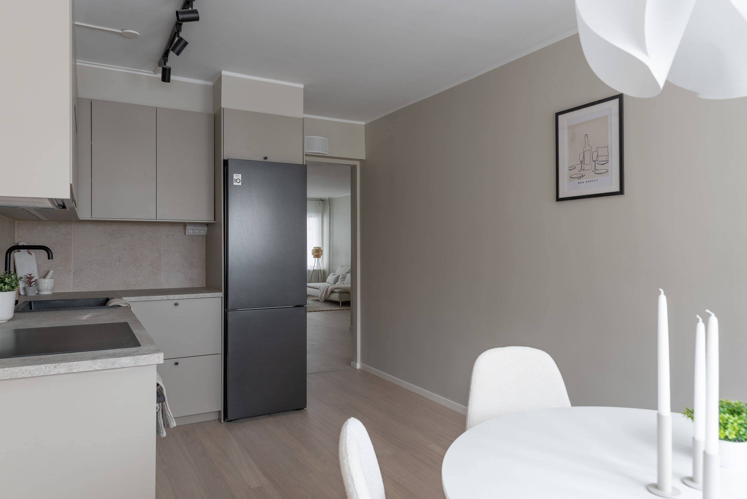 Bostadsbild från Skjutbanegatan 5A, Till salu i Haga, Västerås