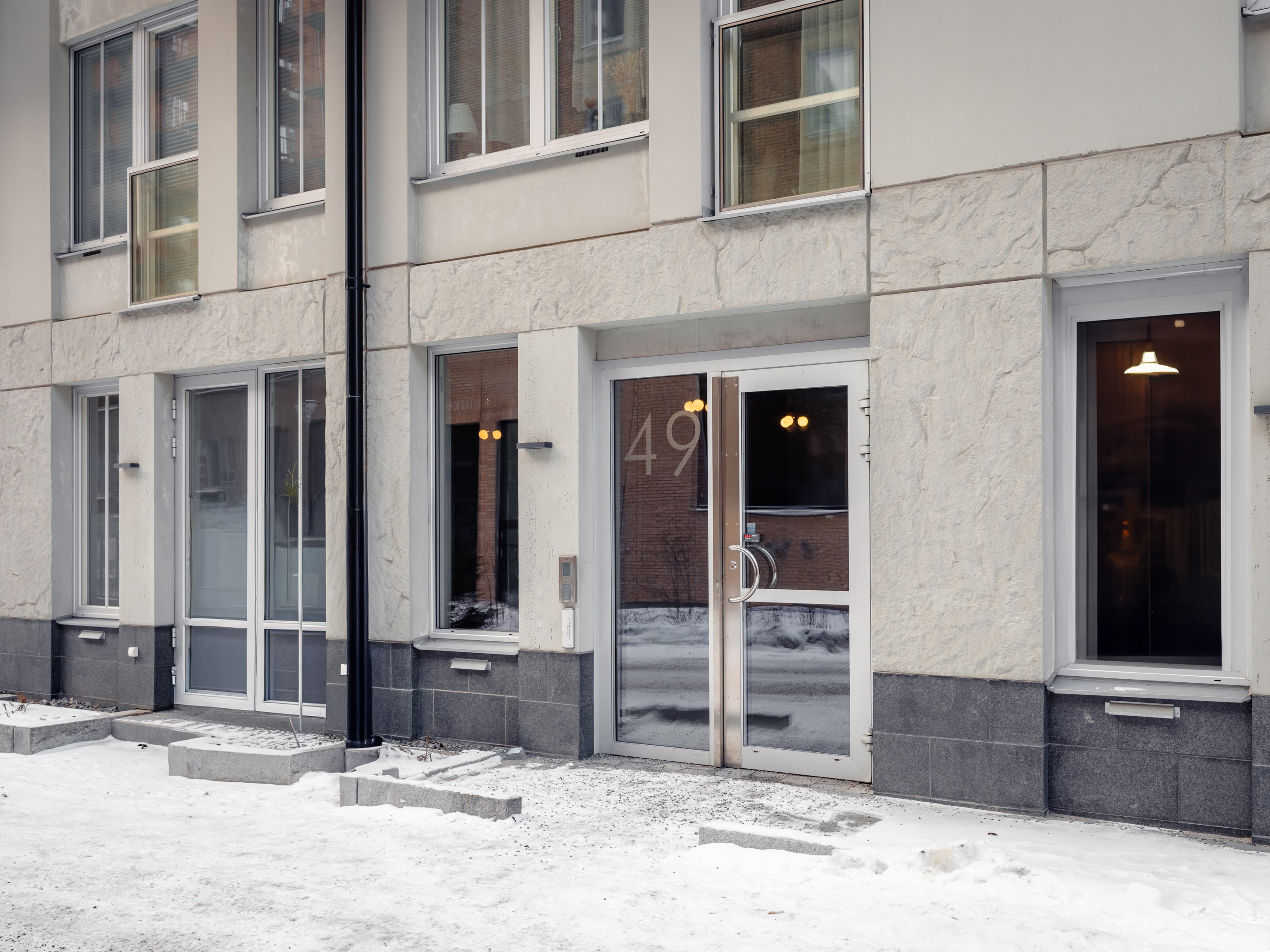 Bostadsbild från Radiusbacken 49, Till salu i Midsommarkransen Telefonplan, Stockholm