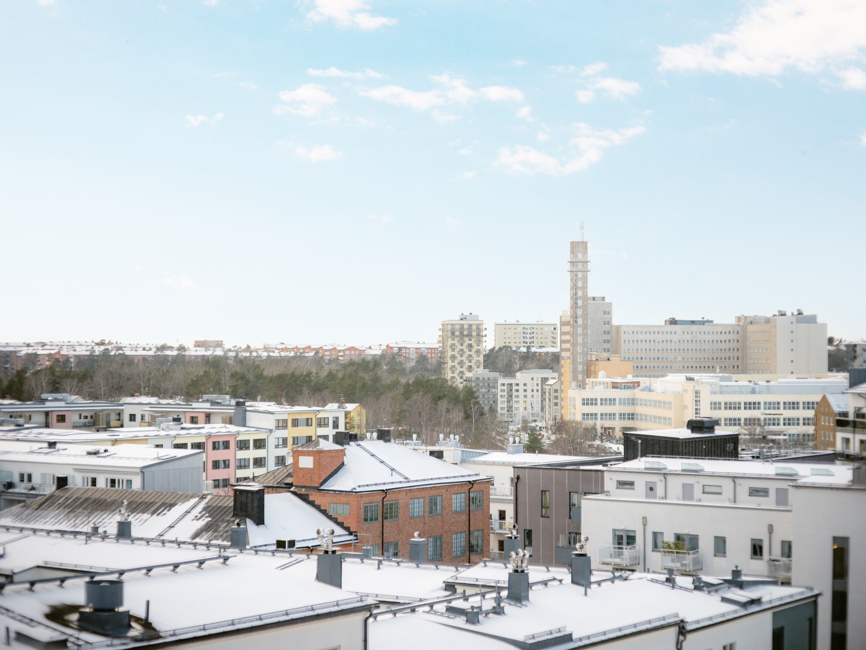 Bostadsbild från Radiusbacken 49, Till salu i Midsommarkransen Telefonplan, Stockholm