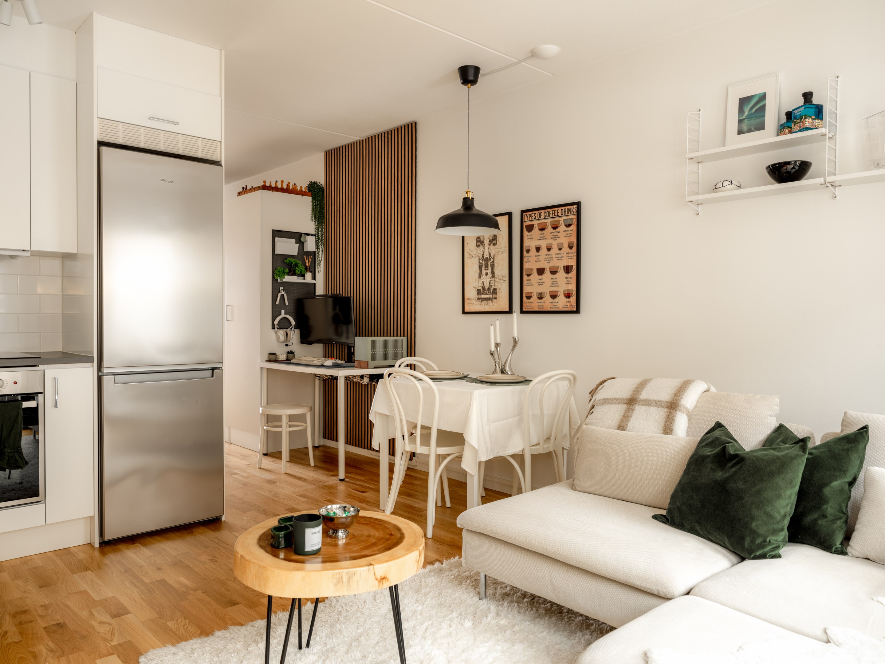 Bostadsbild från Radiusbacken 49, Till salu i Midsommarkransen Telefonplan, Stockholm