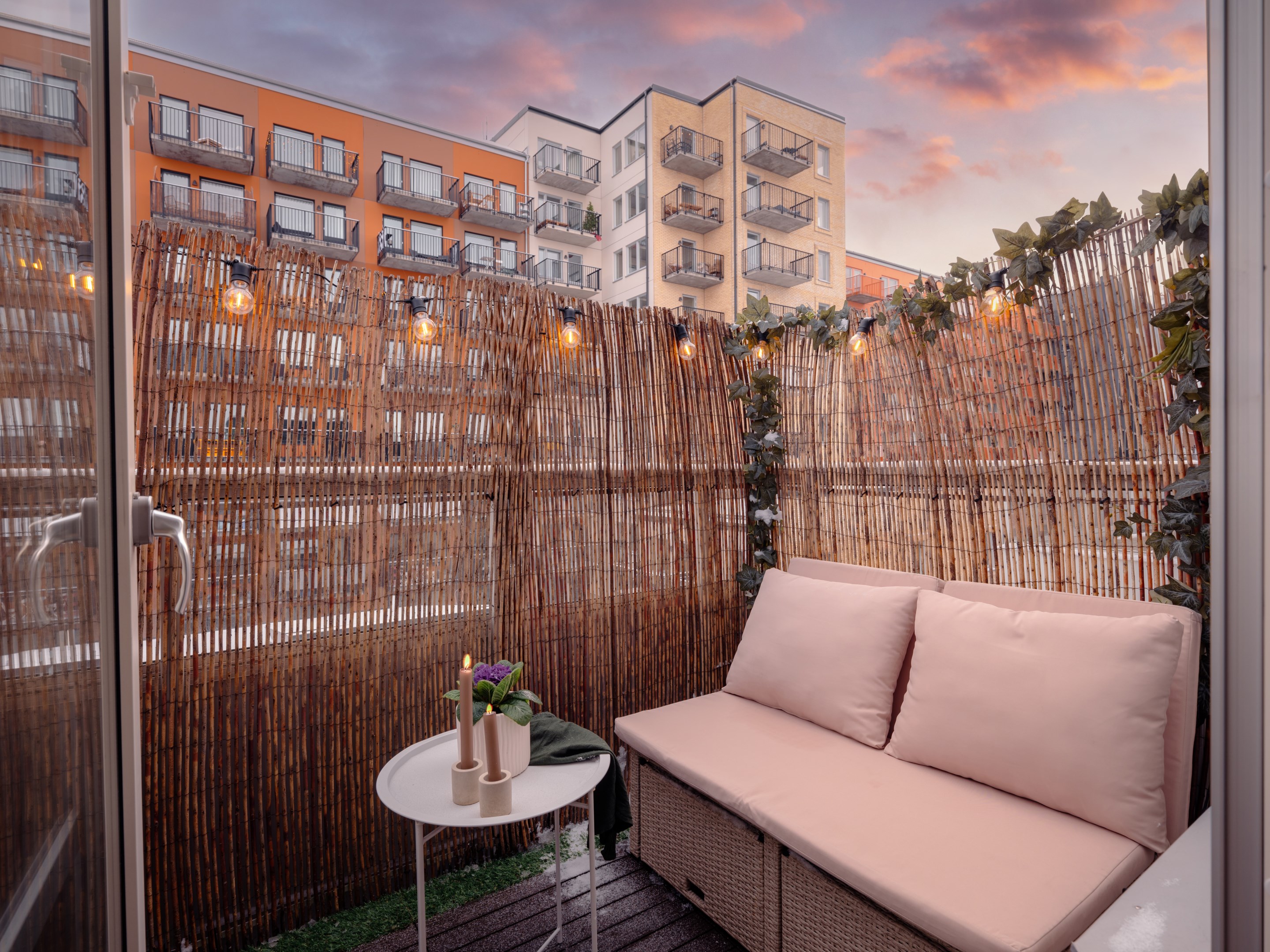 Bostadsbild från Radiusbacken 49, Till salu i Midsommarkransen Telefonplan, Stockholm