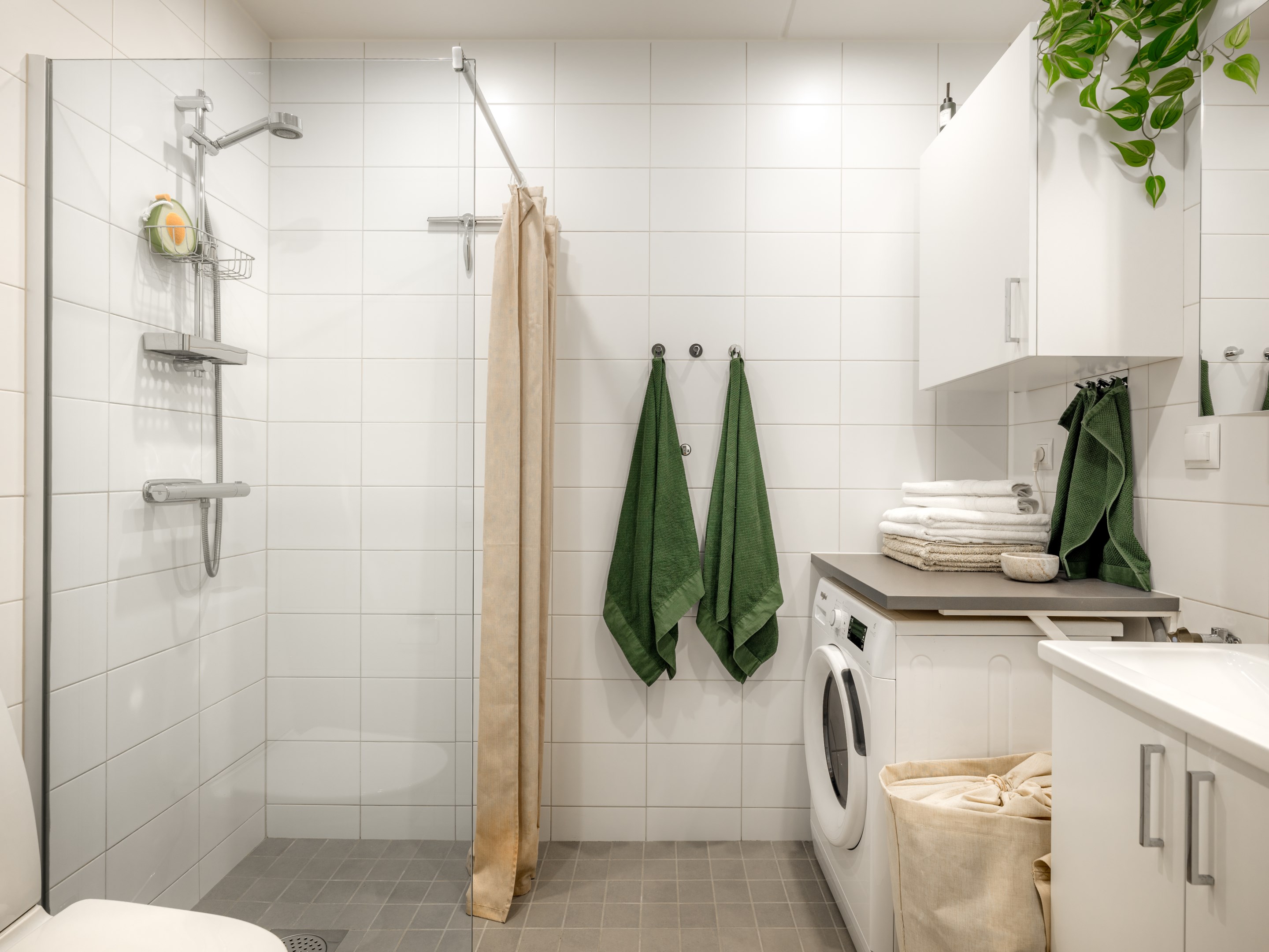 Bostadsbild från Radiusbacken 49, Till salu i Midsommarkransen Telefonplan, Stockholm