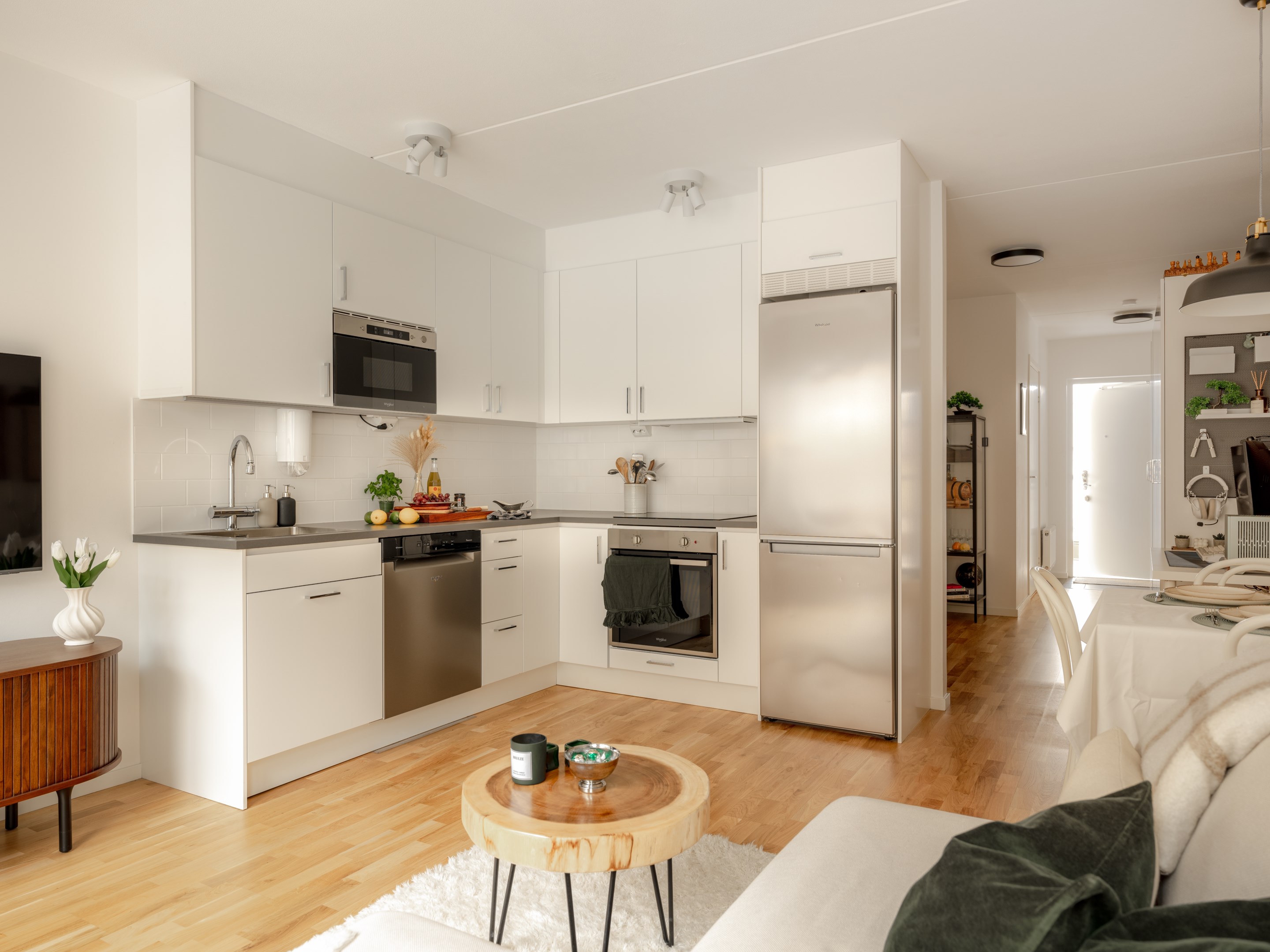 Bostadsbild från Radiusbacken 49, Till salu i Midsommarkransen Telefonplan, Stockholm