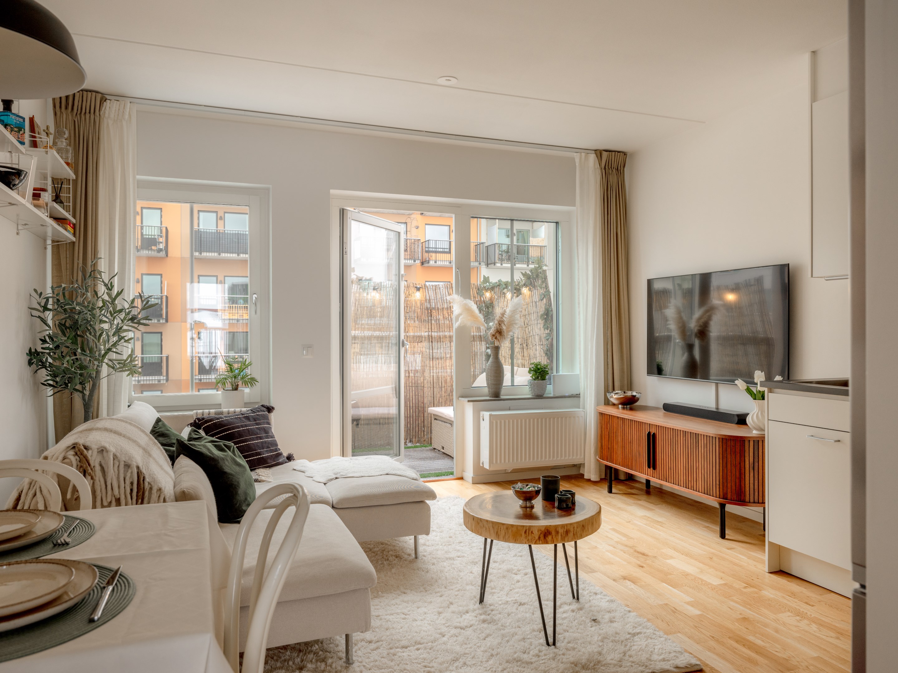 Bostadsbild från Radiusbacken 49, Till salu i Midsommarkransen Telefonplan, Stockholm