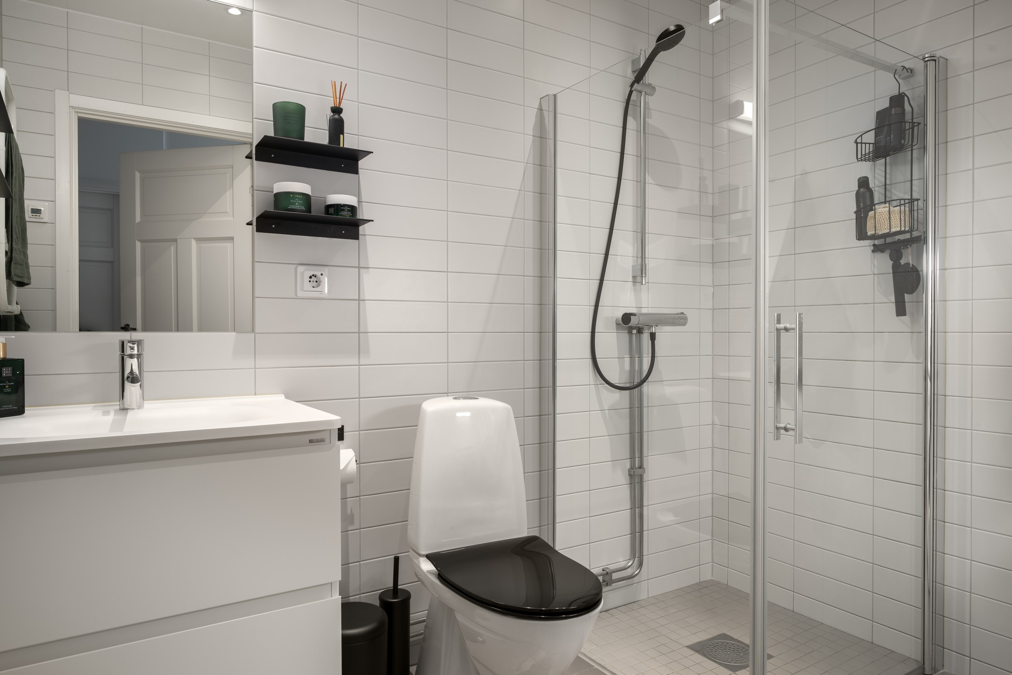 Bostadsbild från Tollarevägen 4, 2 tr, Till salu i Tollare, Nacka