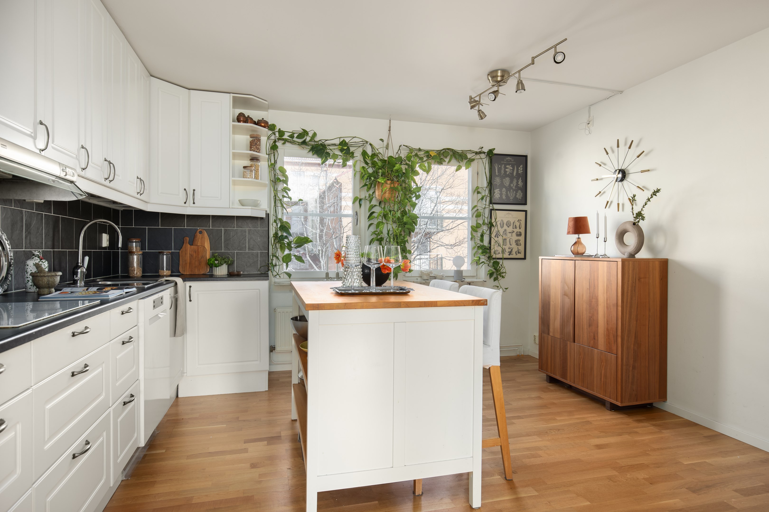 Bostadsbild från Kantatvägen 5, Till salu i Nacka Forum, Nacka