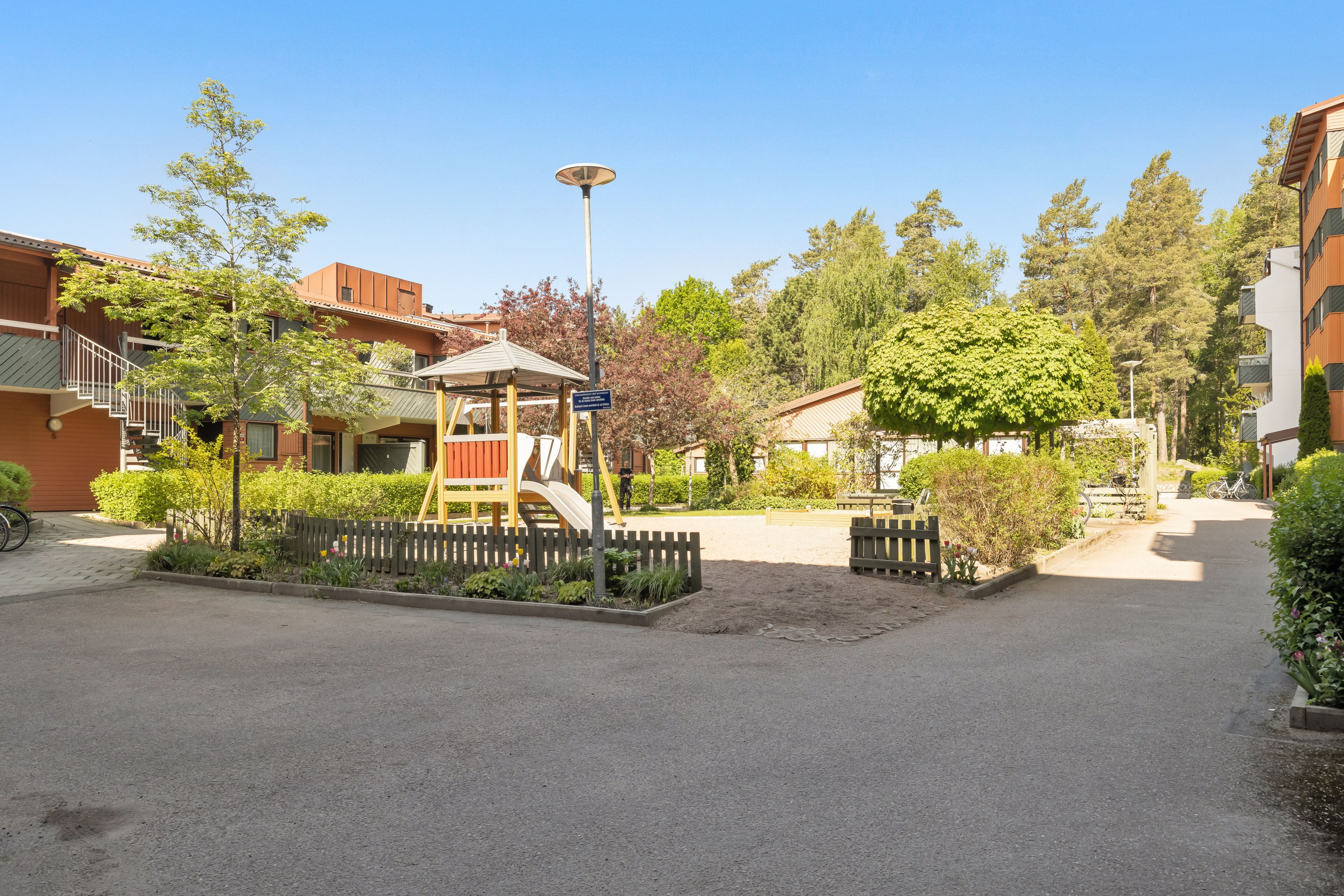 Bostadsbild från Kontrabasvägen 1, Såld i Gottsunda, Uppsala