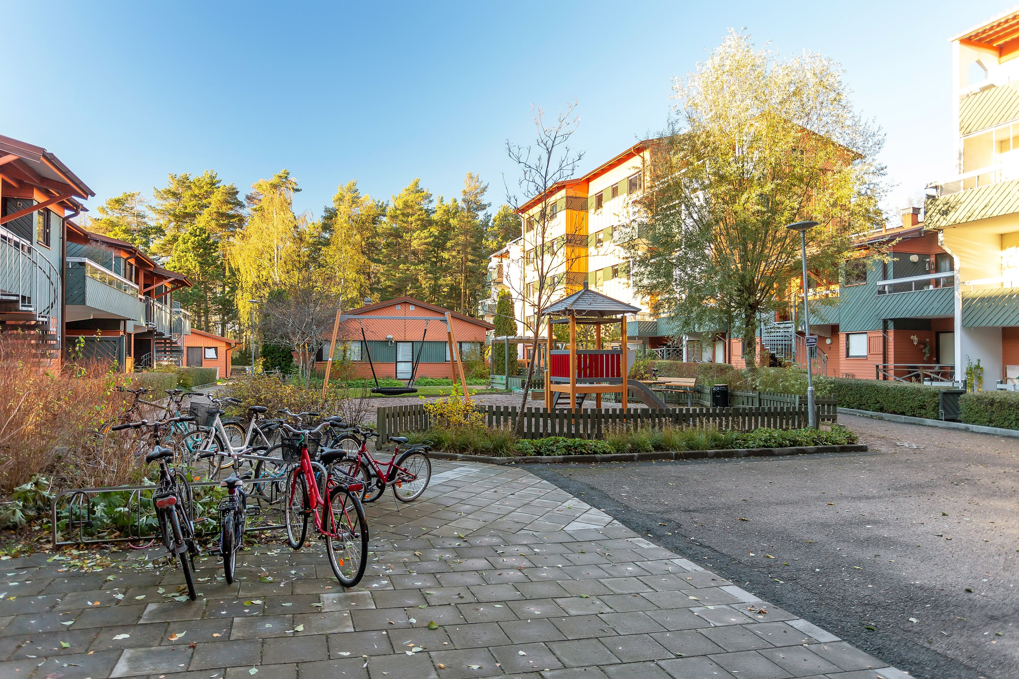 Bostadsbild från Kontrabasvägen 1, Såld i Gottsunda, Uppsala