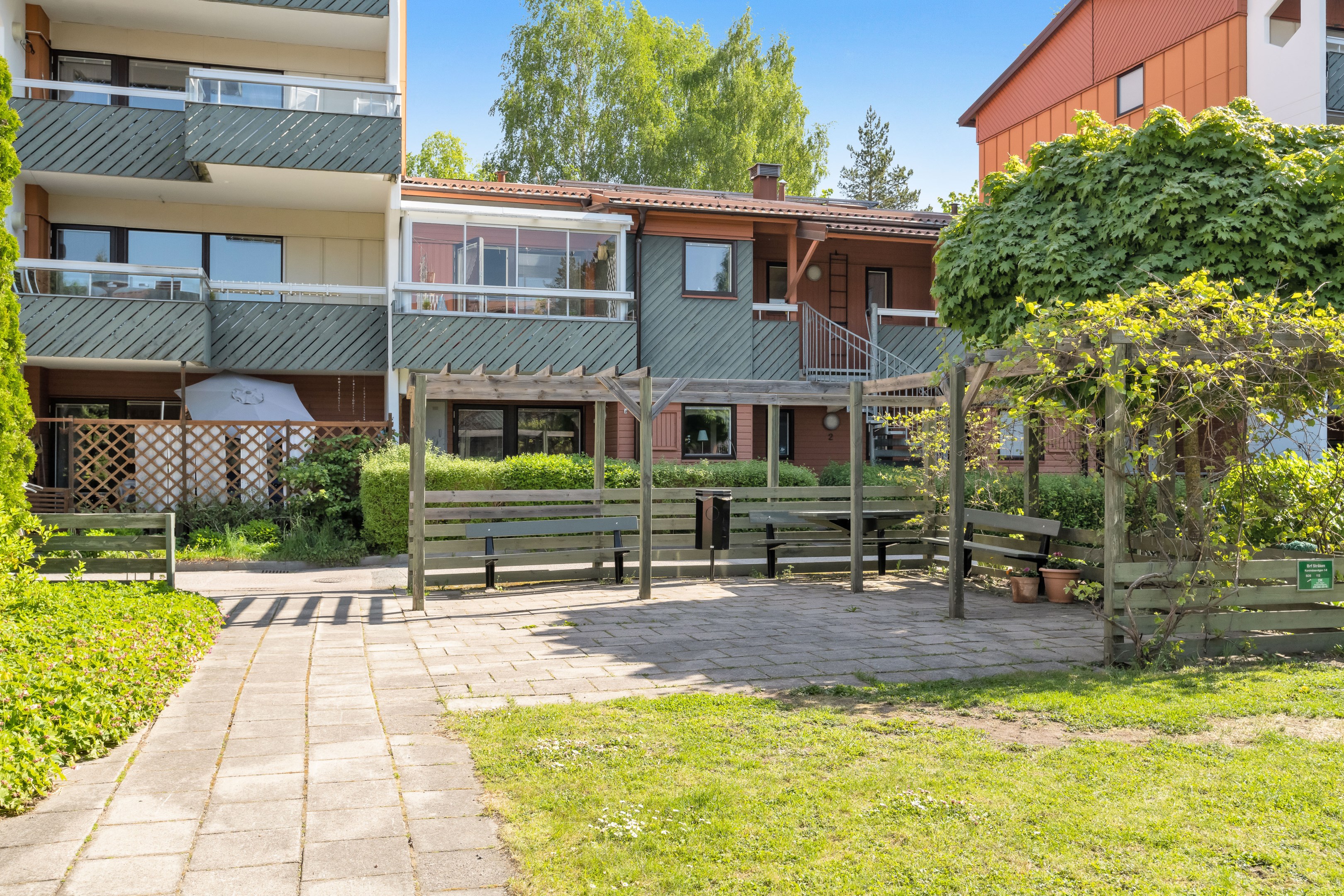 Bostadsbild från Kontrabasvägen 1, Såld i Gottsunda, Uppsala