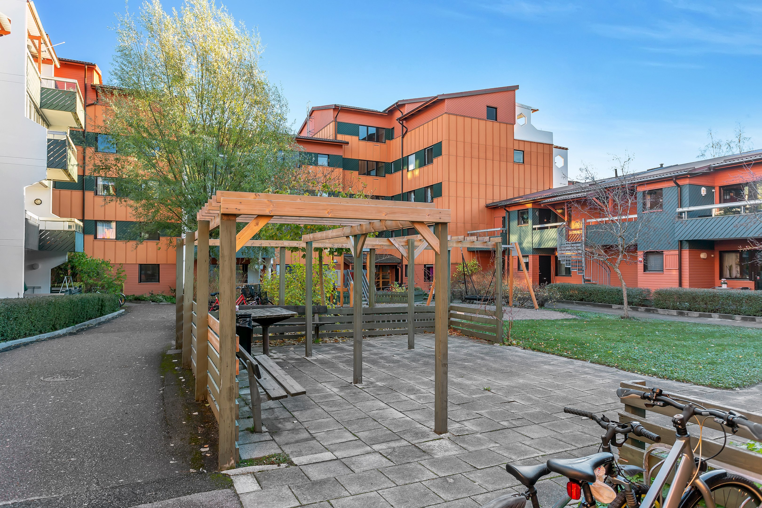 Bostadsbild från Kontrabasvägen 1, Såld i Gottsunda, Uppsala