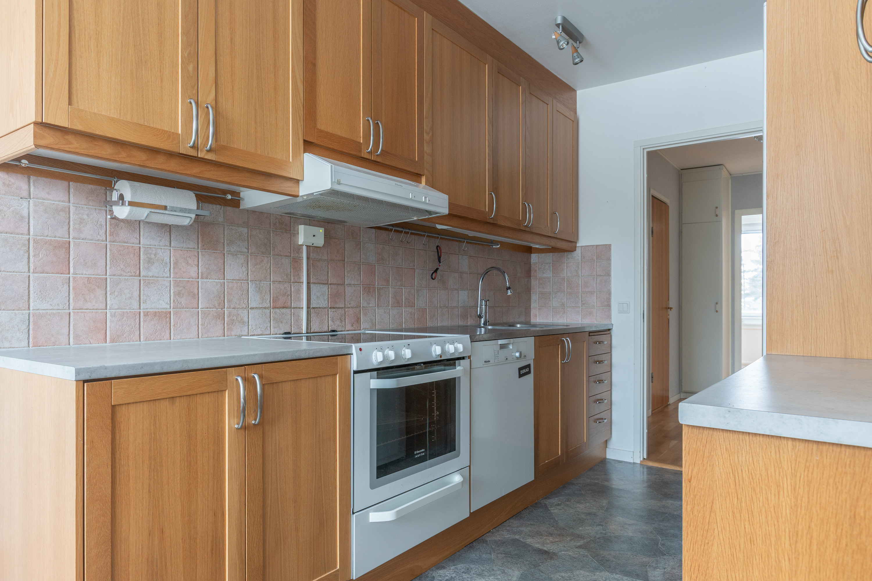 Bostadsbild från Tullingebergsvägen 35, Såld i G:a Tullingeberg, Botkyrka