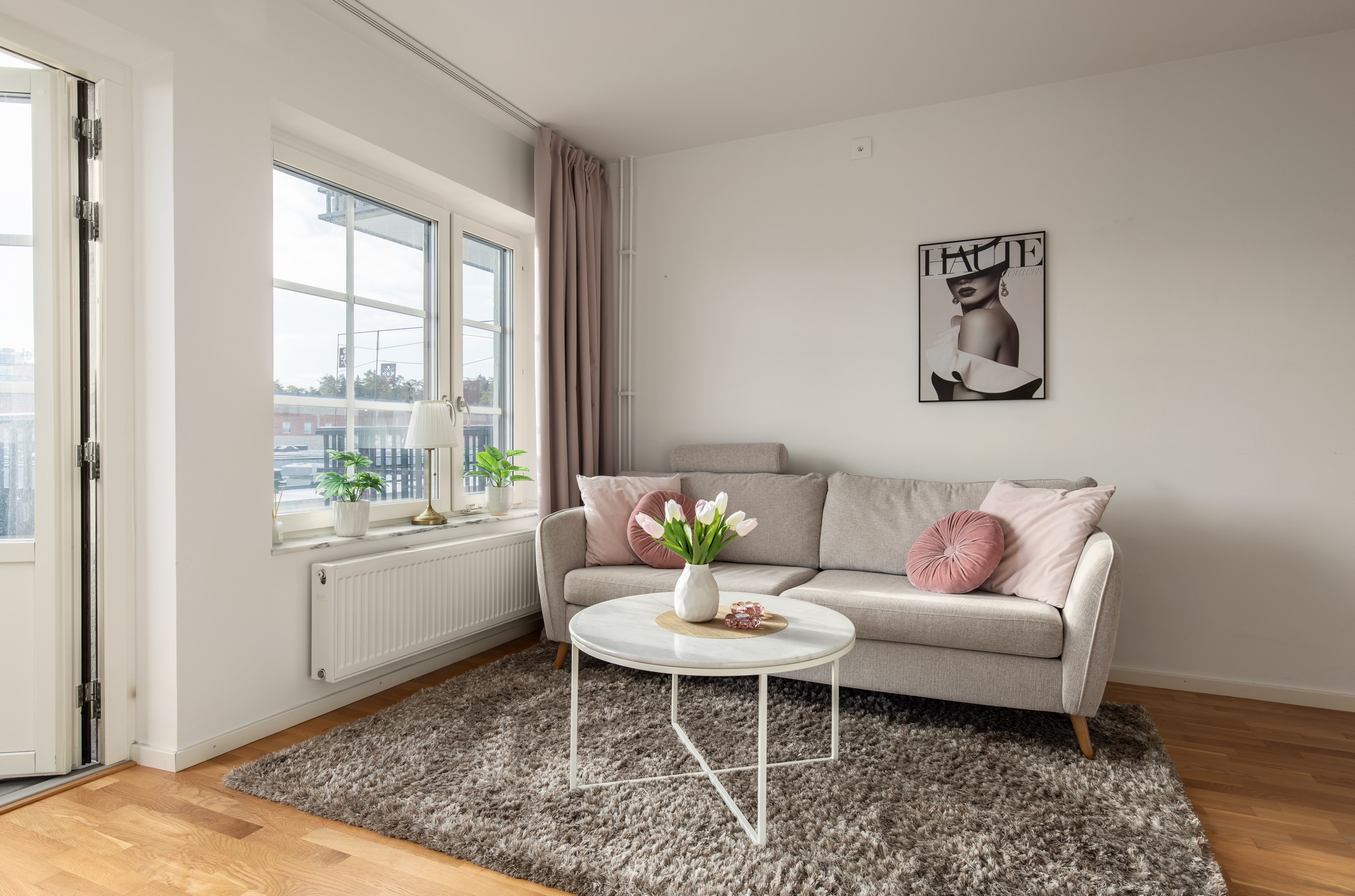 Ogenerat läge högt upp i huset med ljusinsläpp från söder