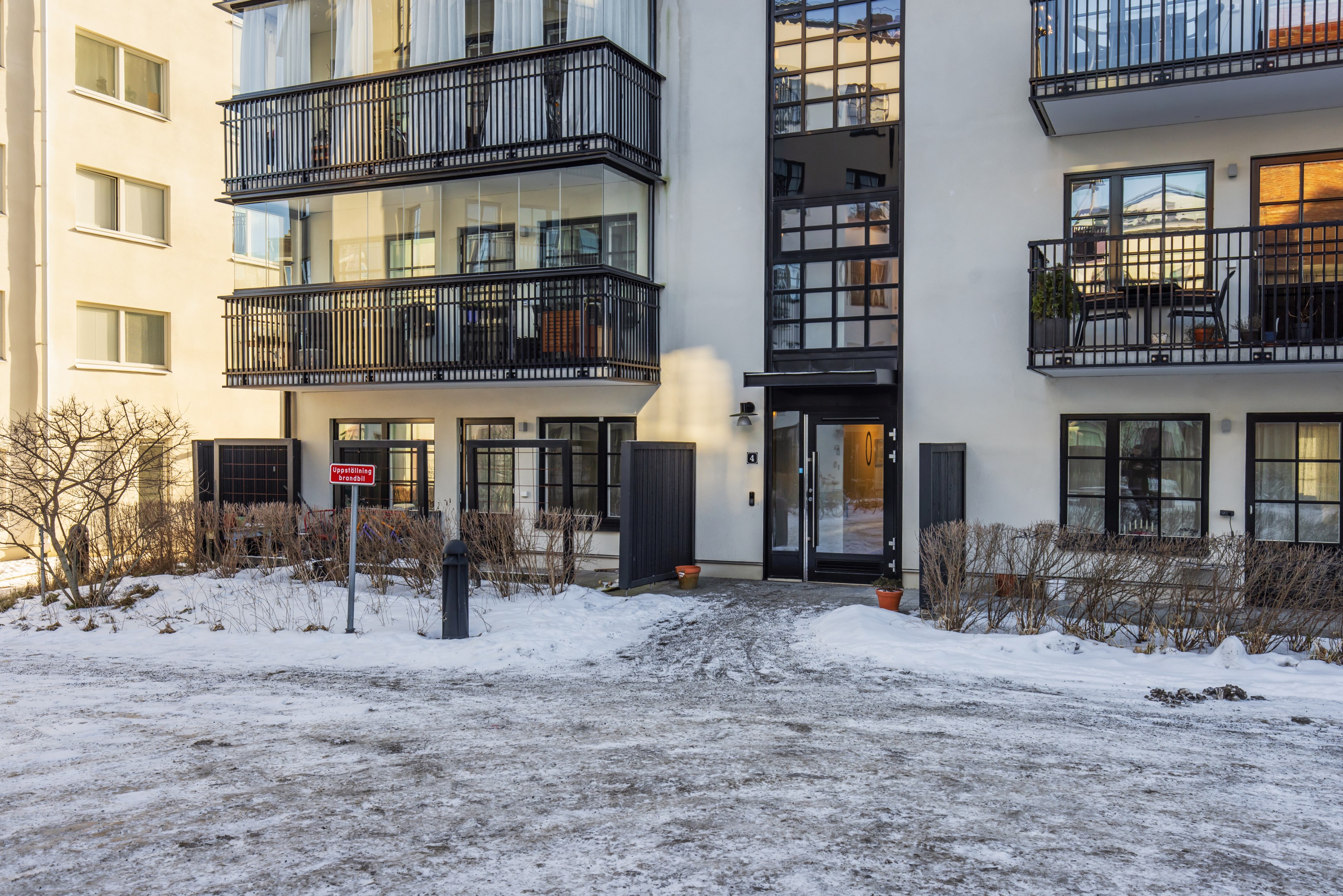 Husets entrésida från innergården