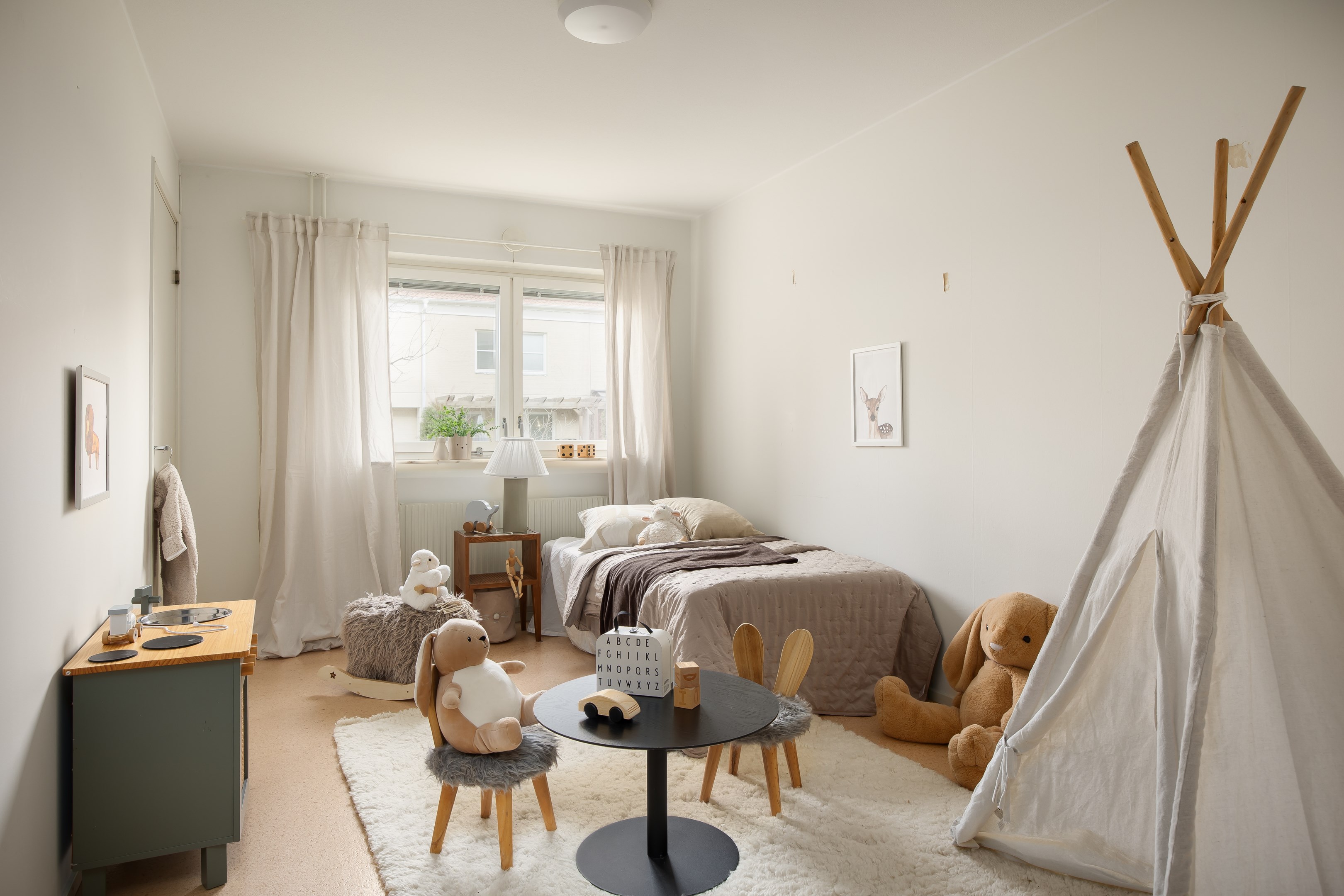 Bostadsbild från Fyrspannsvägen 68, Till salu i Jarlaberg, Nacka