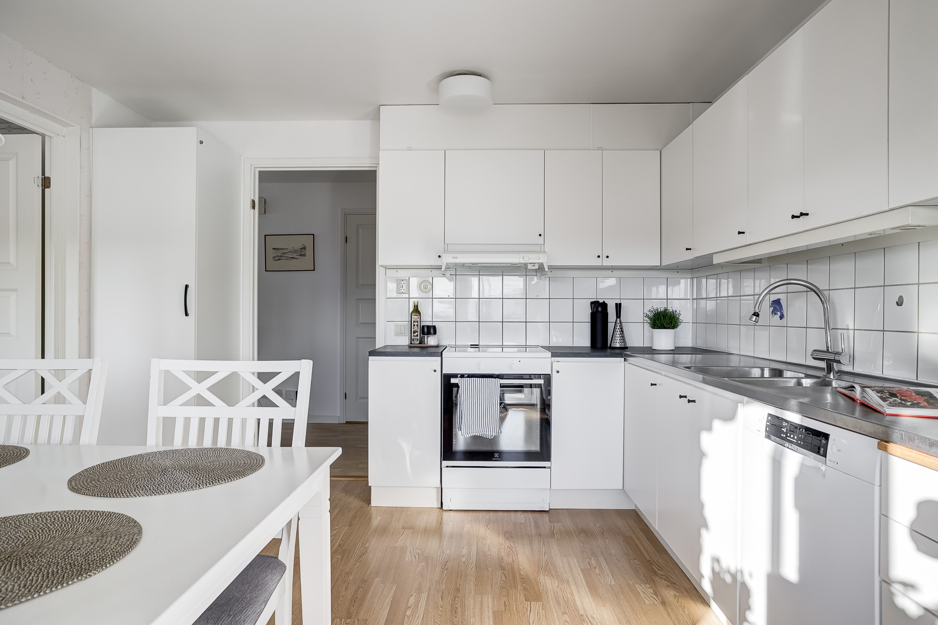 Bostadsbild från Lings väg 37, Till salu i Ling, Uppsala