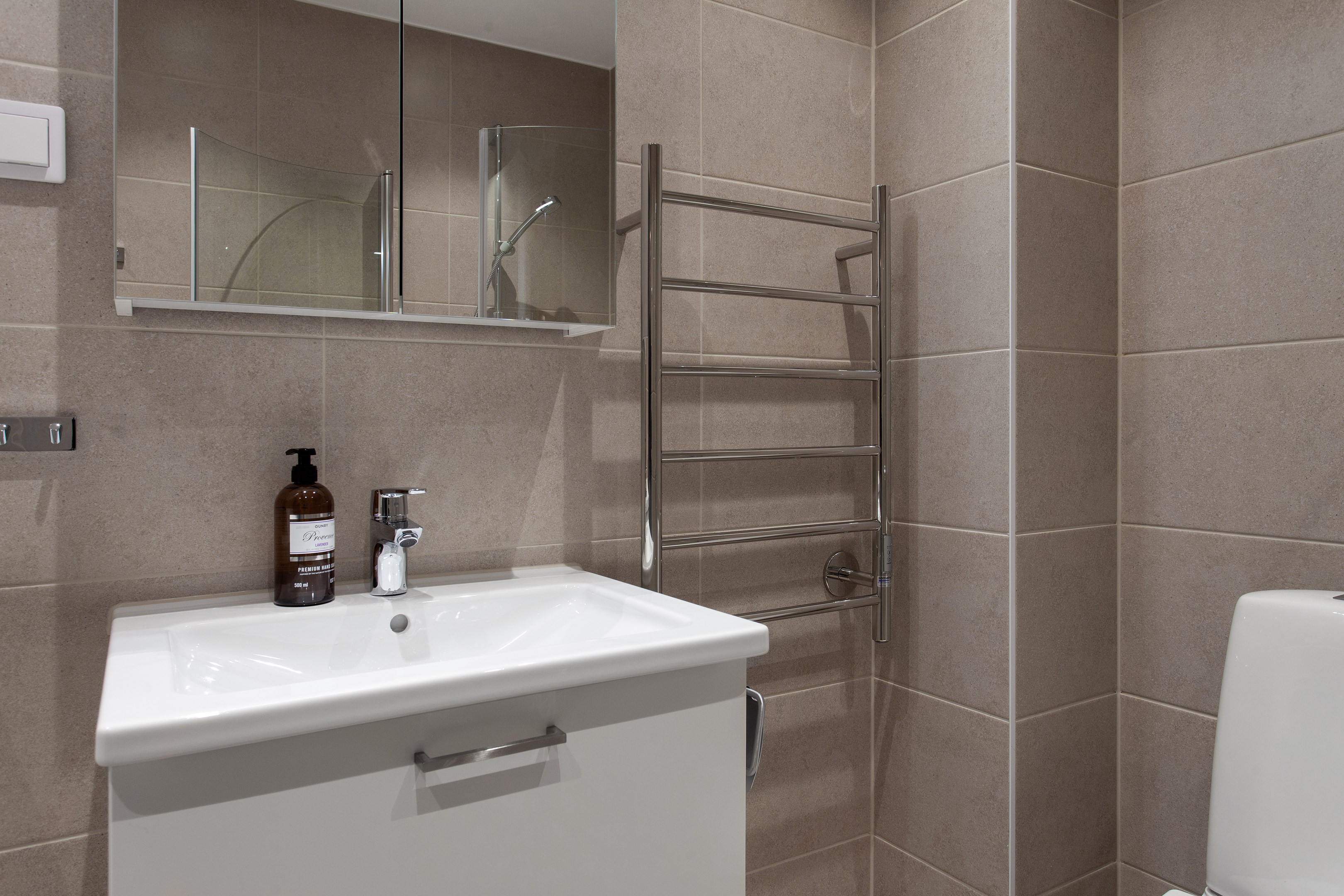 Bostadsbild från Gamla Norrtäljevägen 128, Till salu i Roslags Näsby, Täby