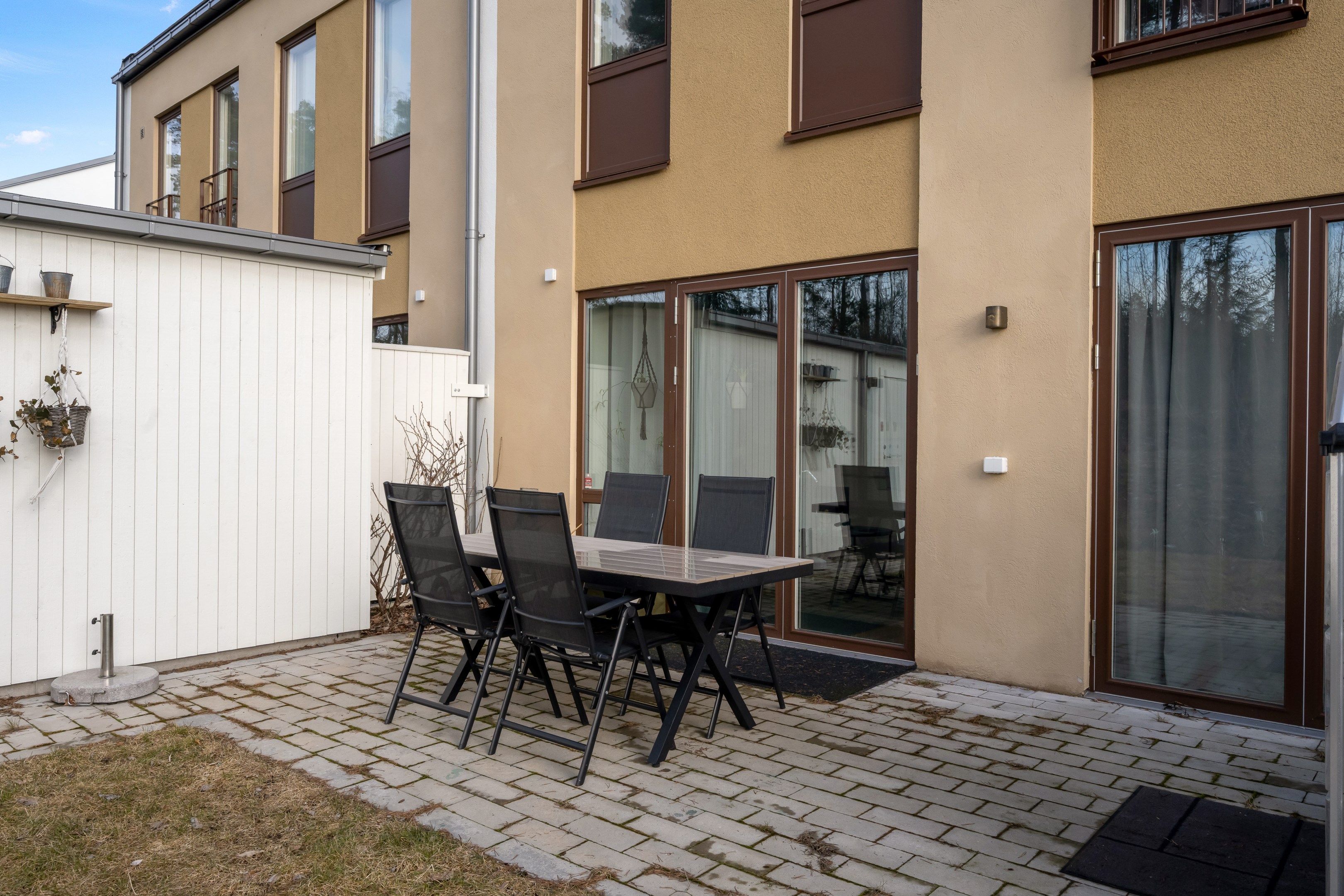 Bostadsbild från Vitmossvägen 42, Såld i Lindbacken, Uppsala