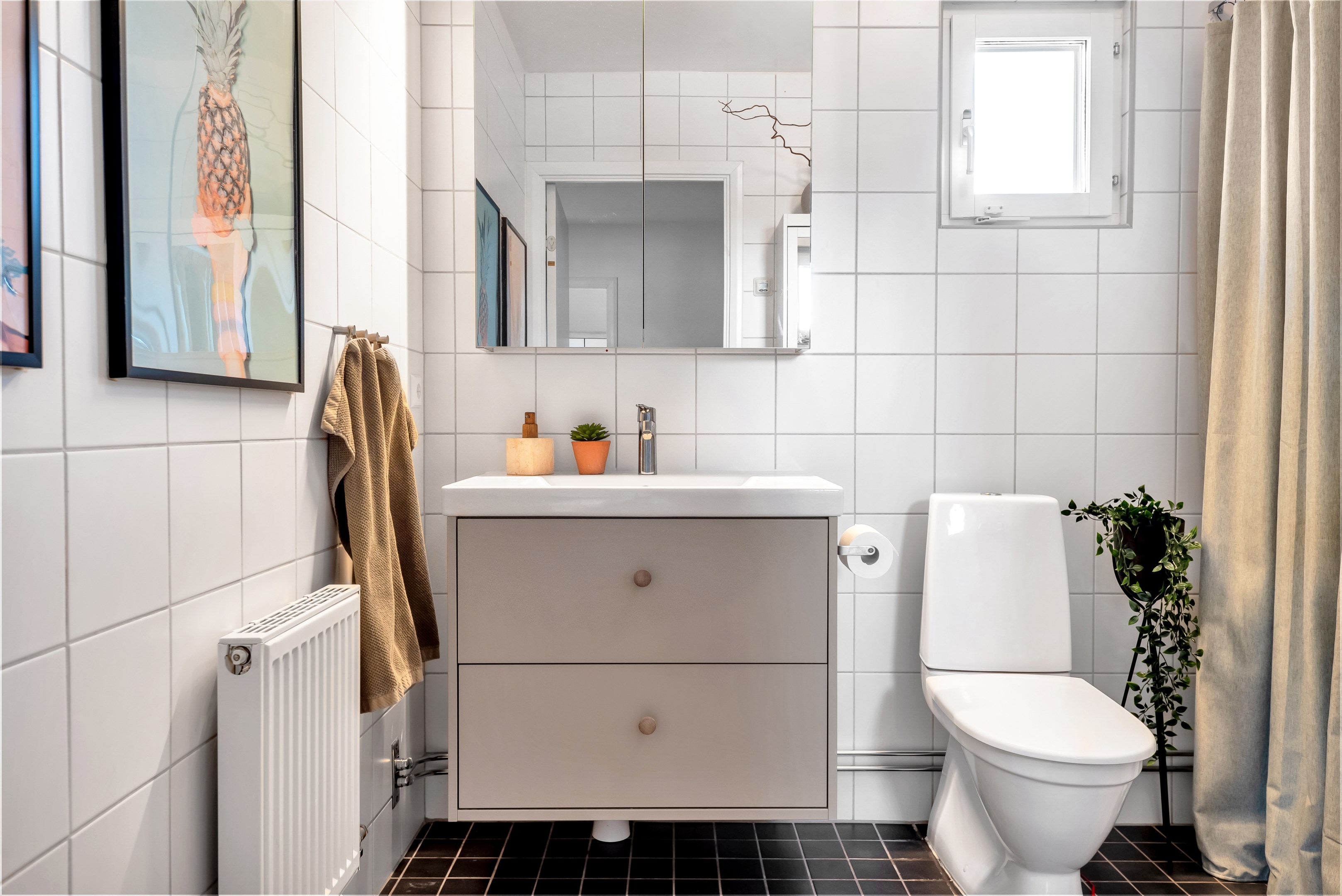 Bostadsbild från Stenhuggarvägen 49, Till salu i Herrhagen, Uppsala