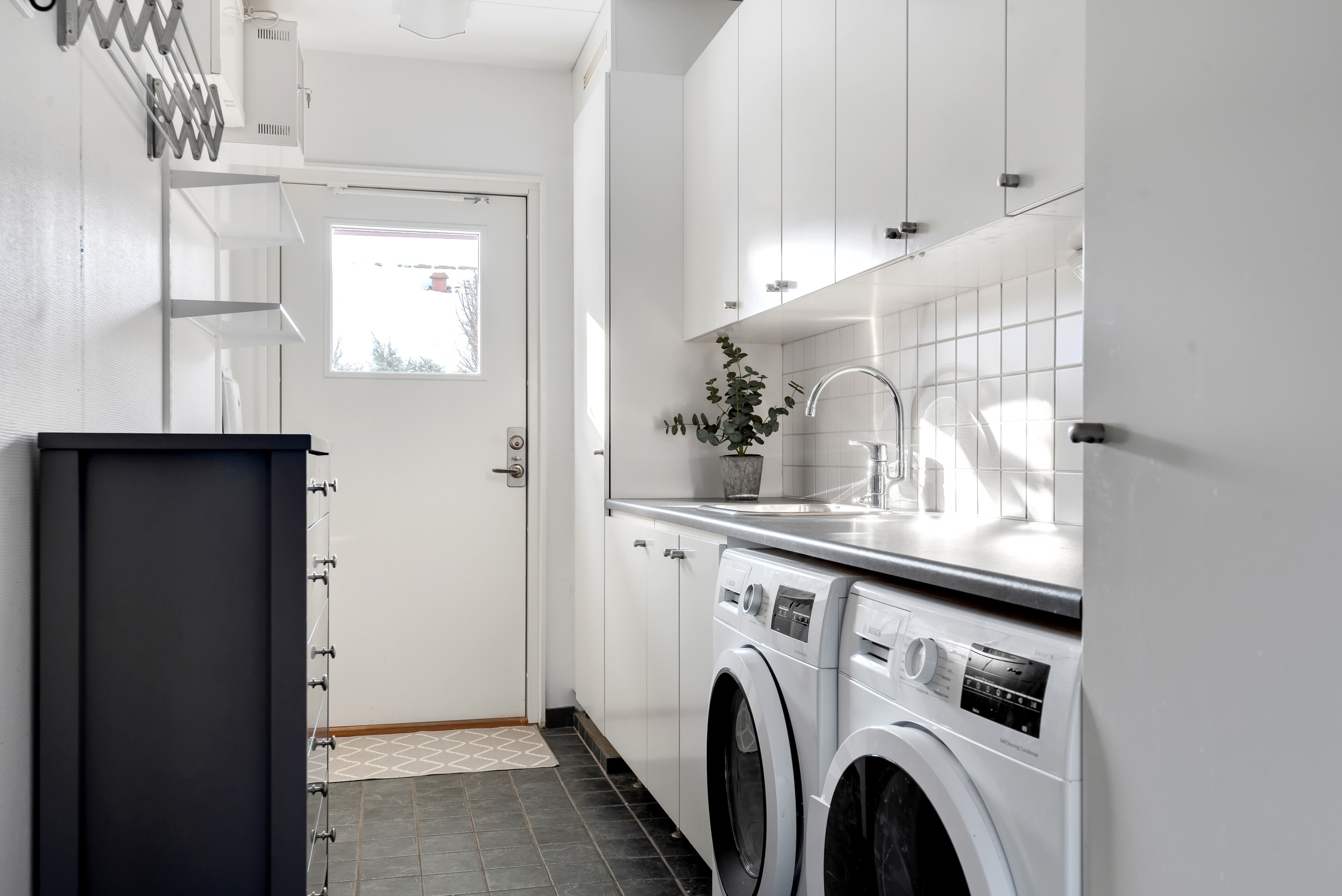 Bostadsbild från Stenhuggarvägen 49, Till salu i Herrhagen, Uppsala