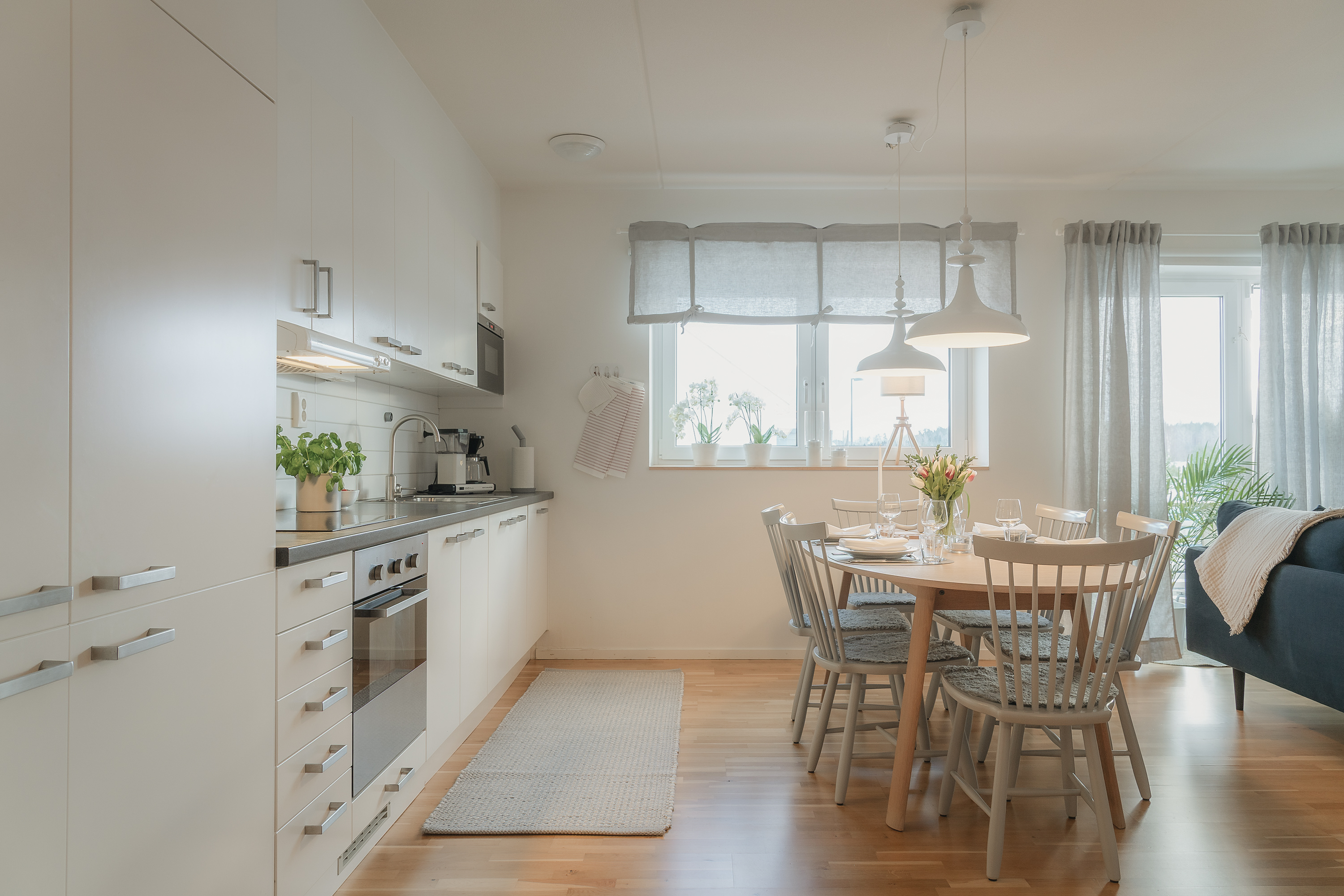 Bostadsbild från Hanvedens Allé 93, Till salu i Riksten, Botkyrka