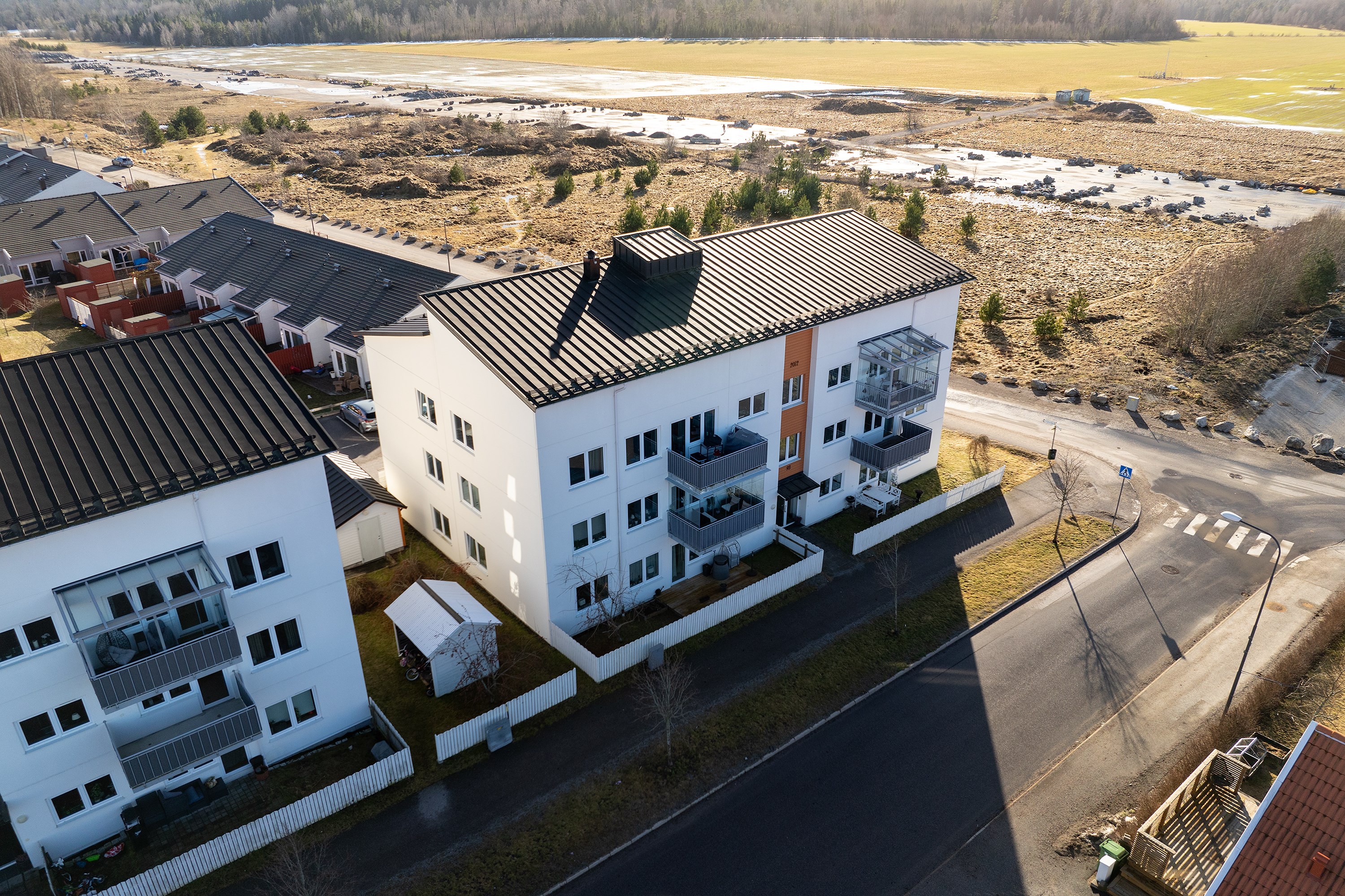 Bostadsbild från Hanvedens Allé 93, Till salu i Riksten, Botkyrka